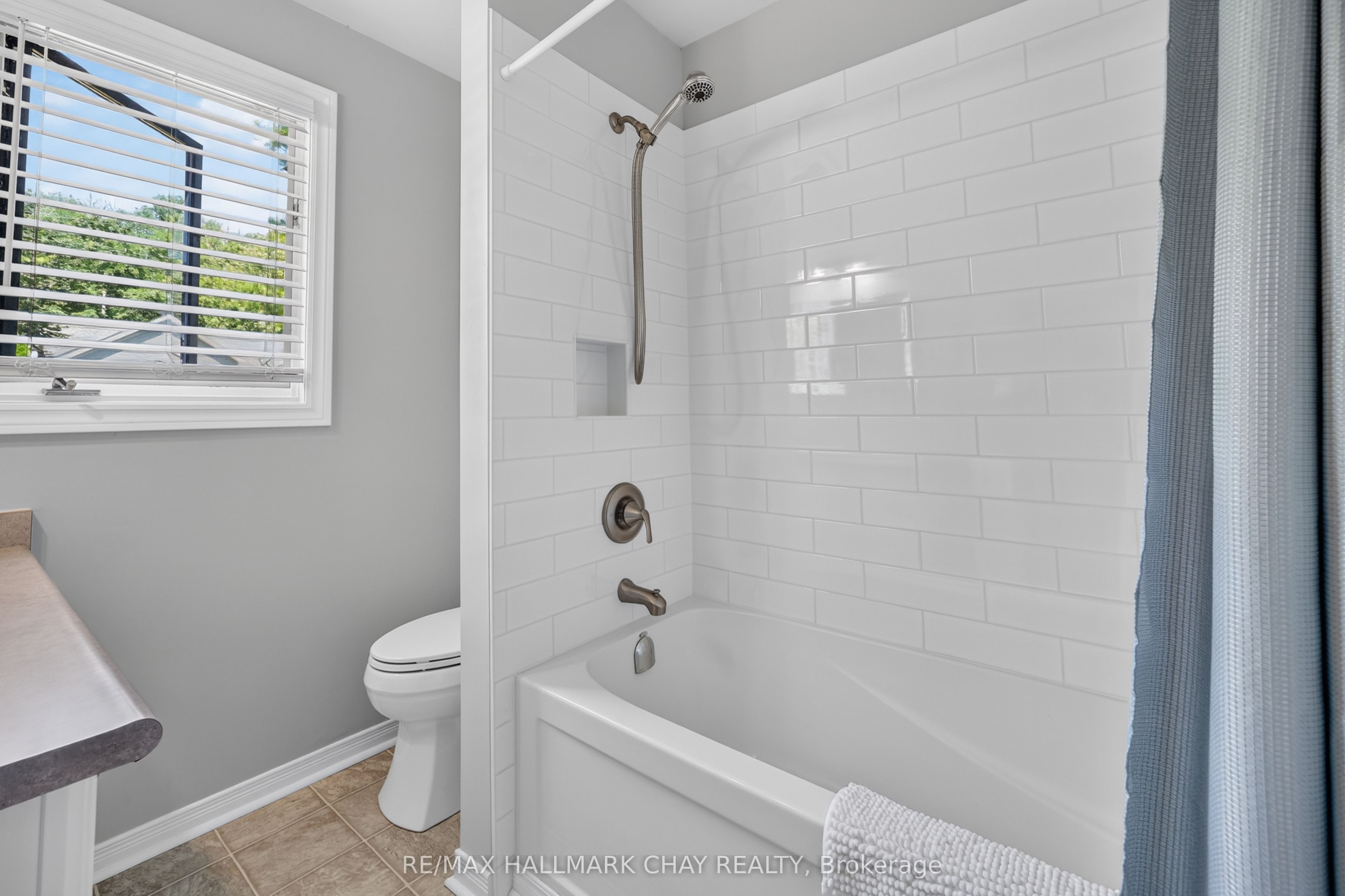 2289 Lakeshore Road E Property Photo 44