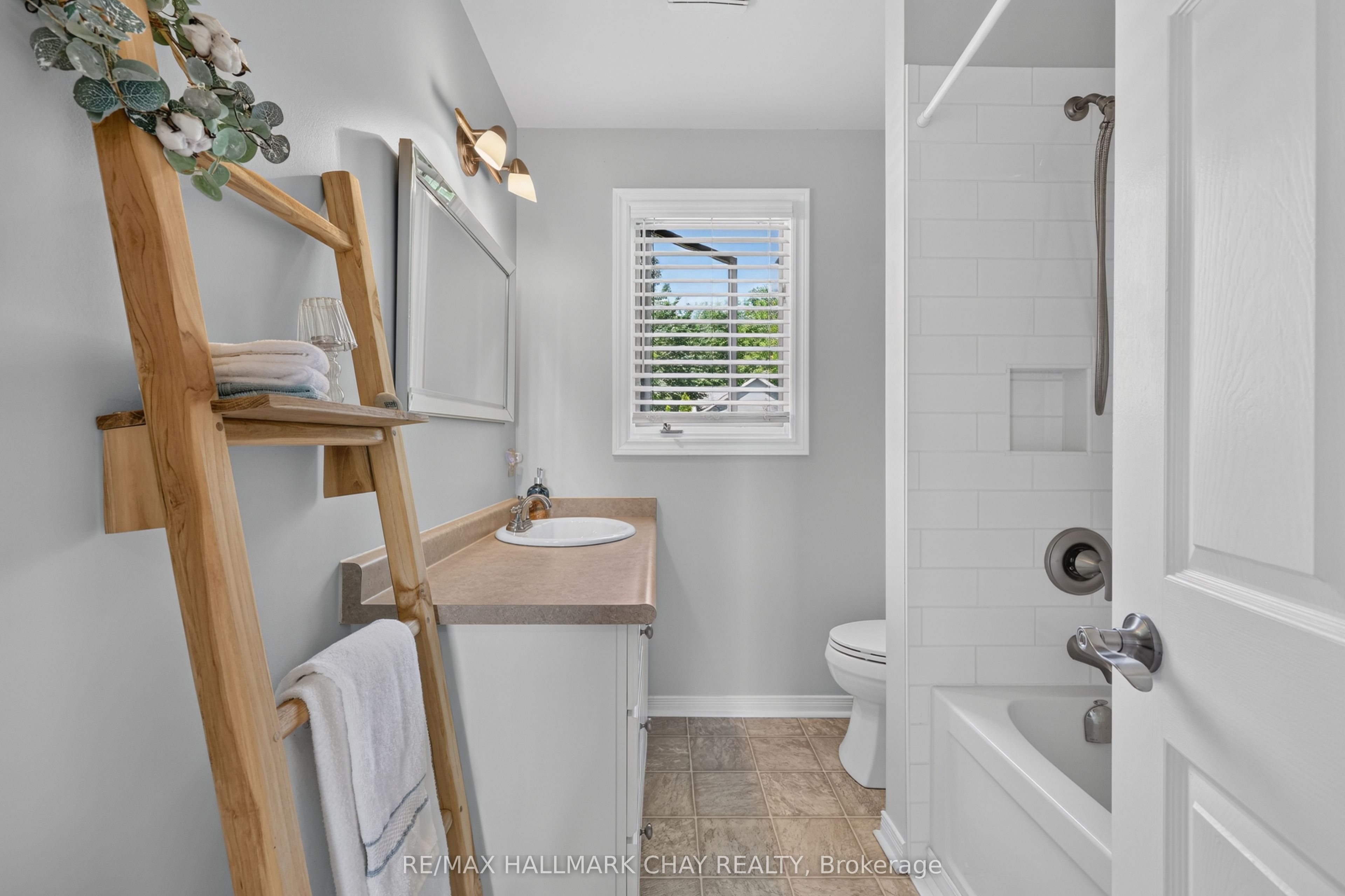 2289 Lakeshore Road E Property Photo 45