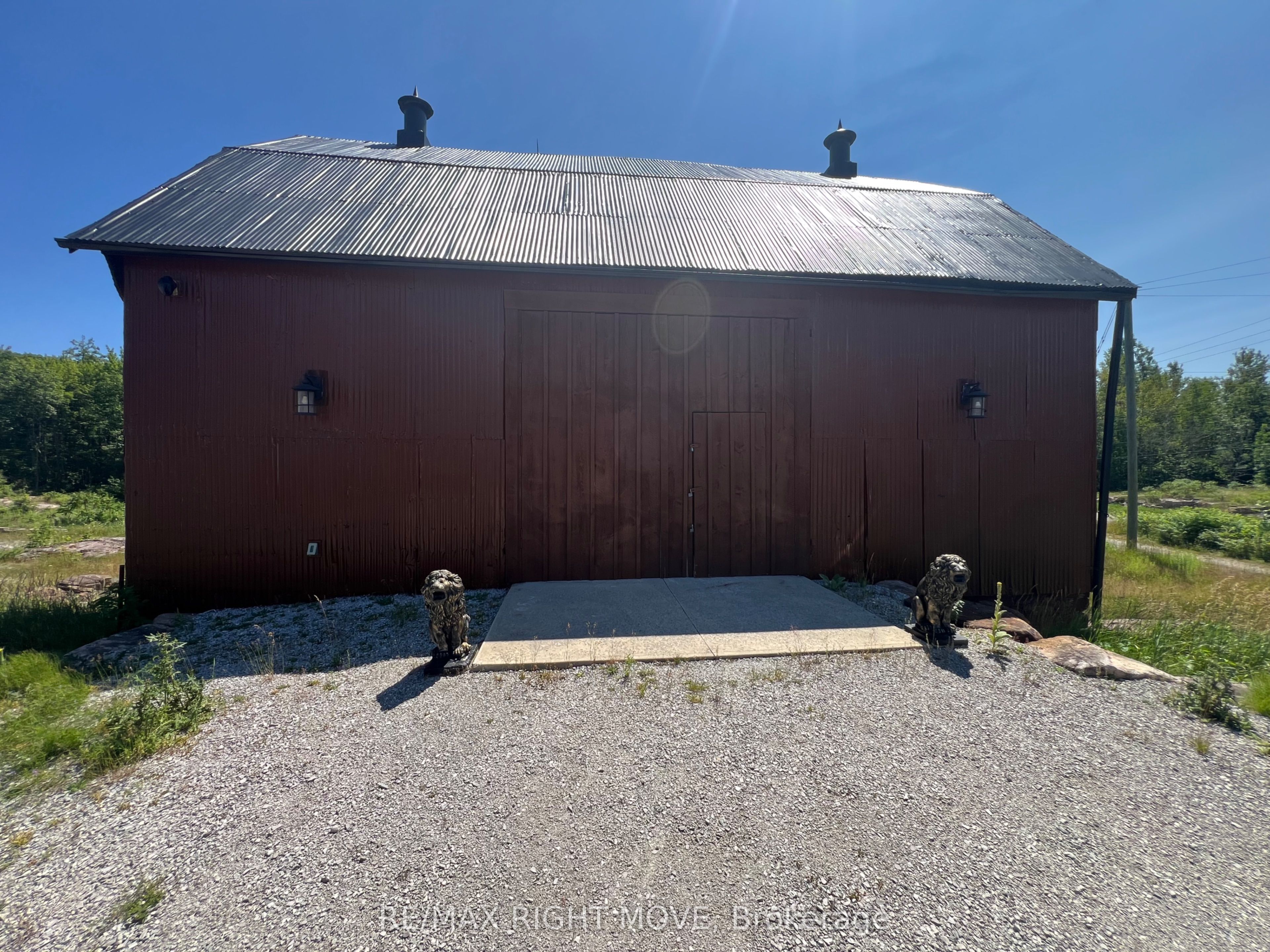 8203 169 County Road Property Photo 2