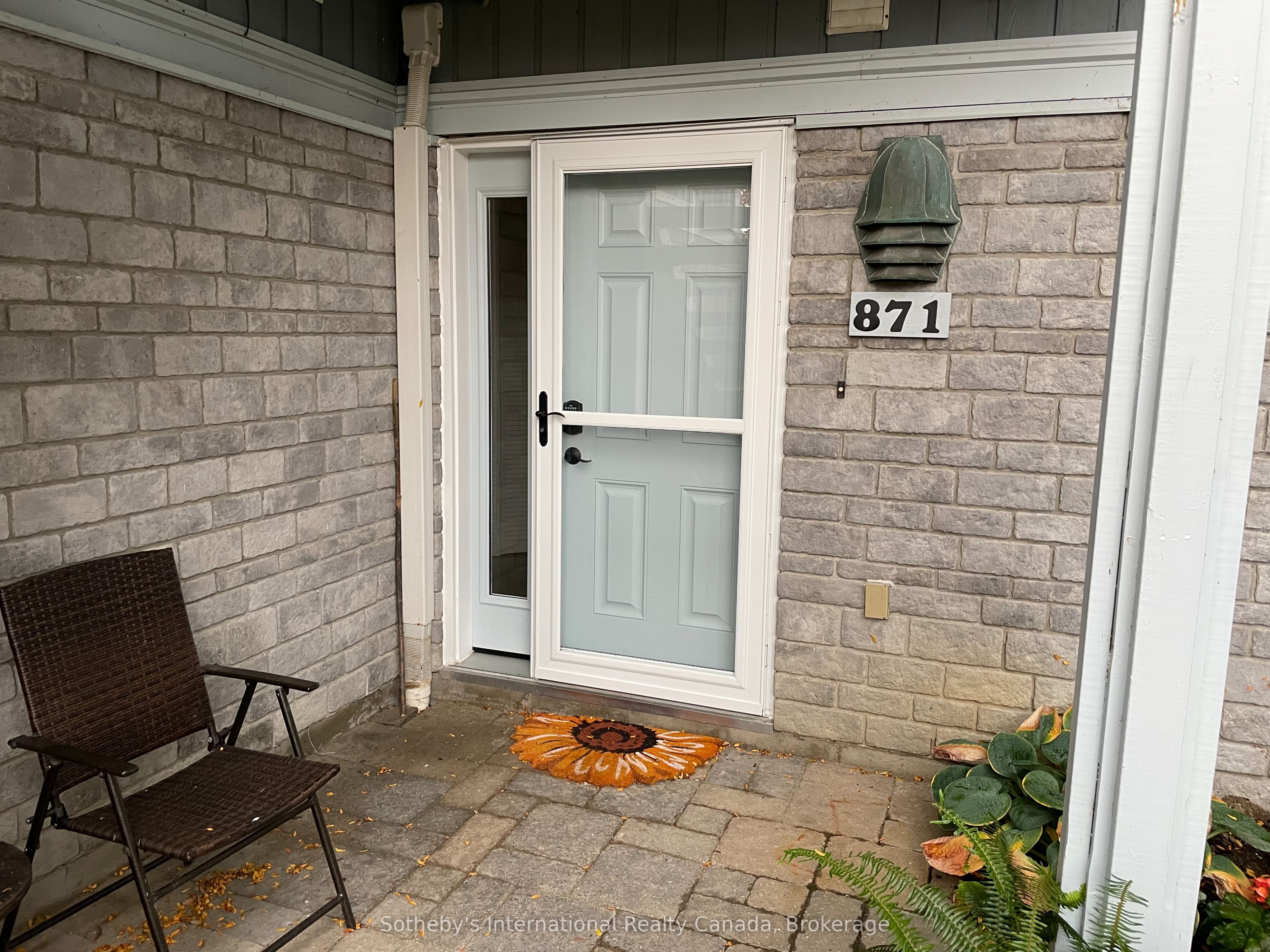871 Suncrest Circle Property Photo 4