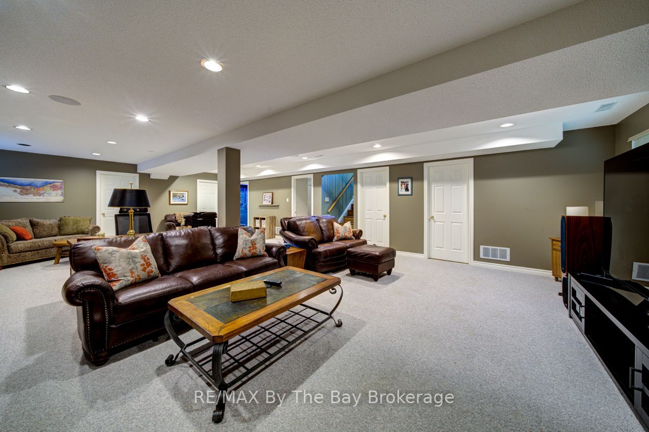 22 Downer Crescent Property Photo 32