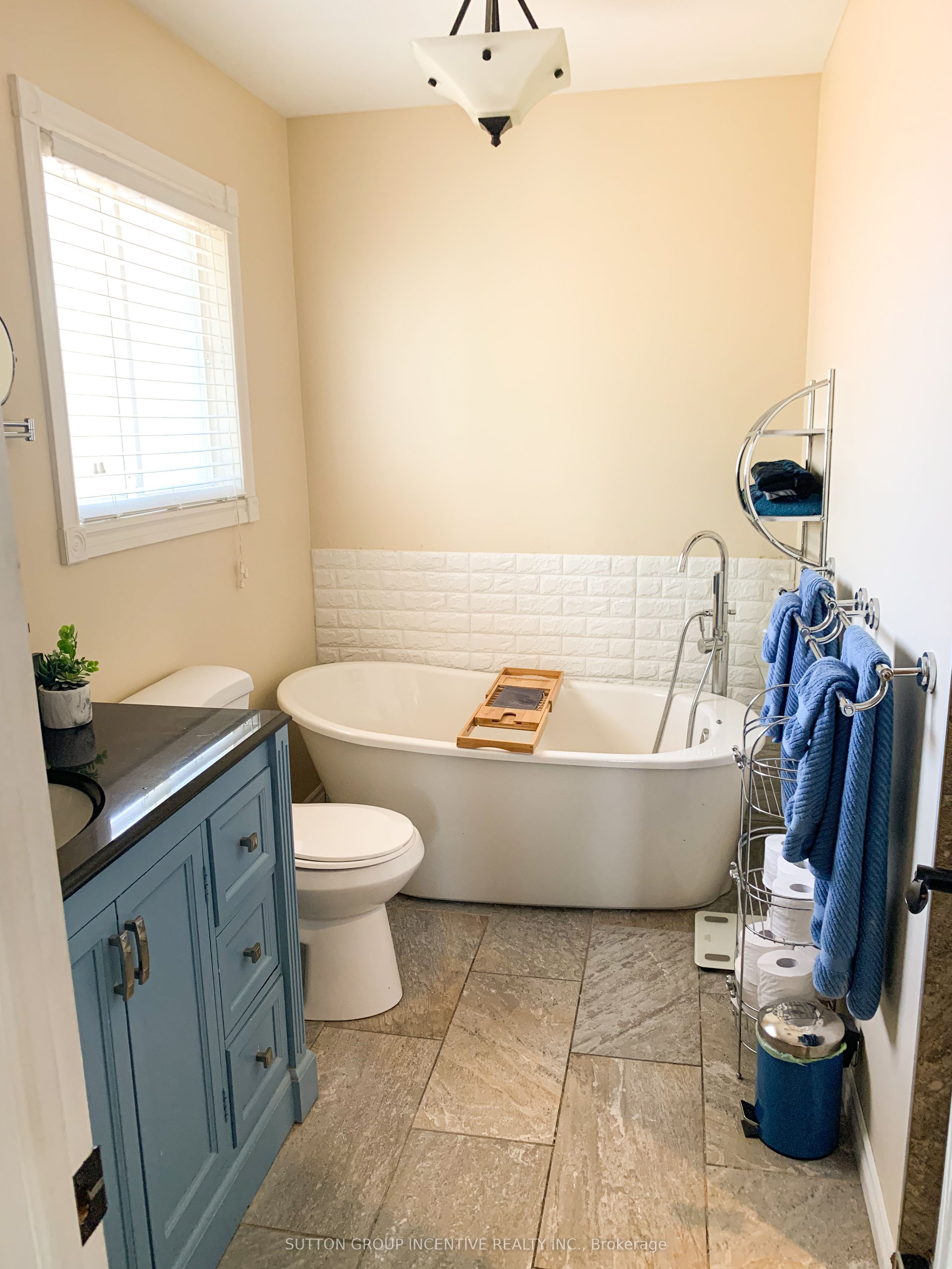 48 Wesley Avenue Property Photo 23