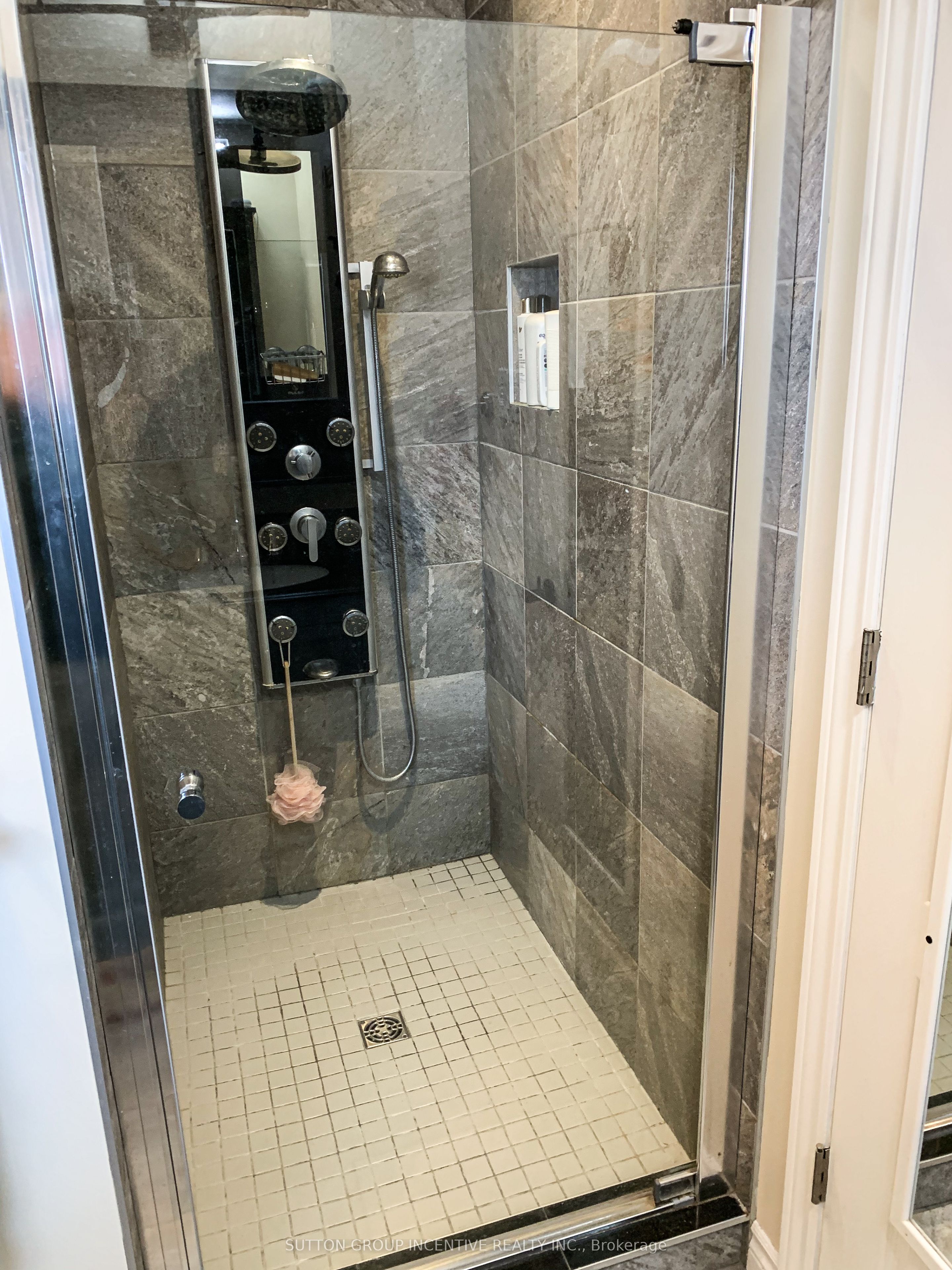 48 Wesley Avenue Property Photo 25