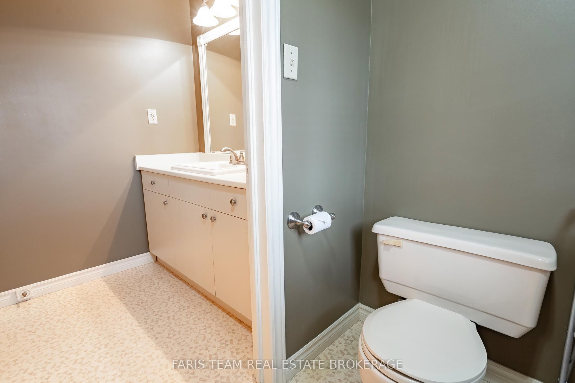1 Hallen Drive Property Photo 28