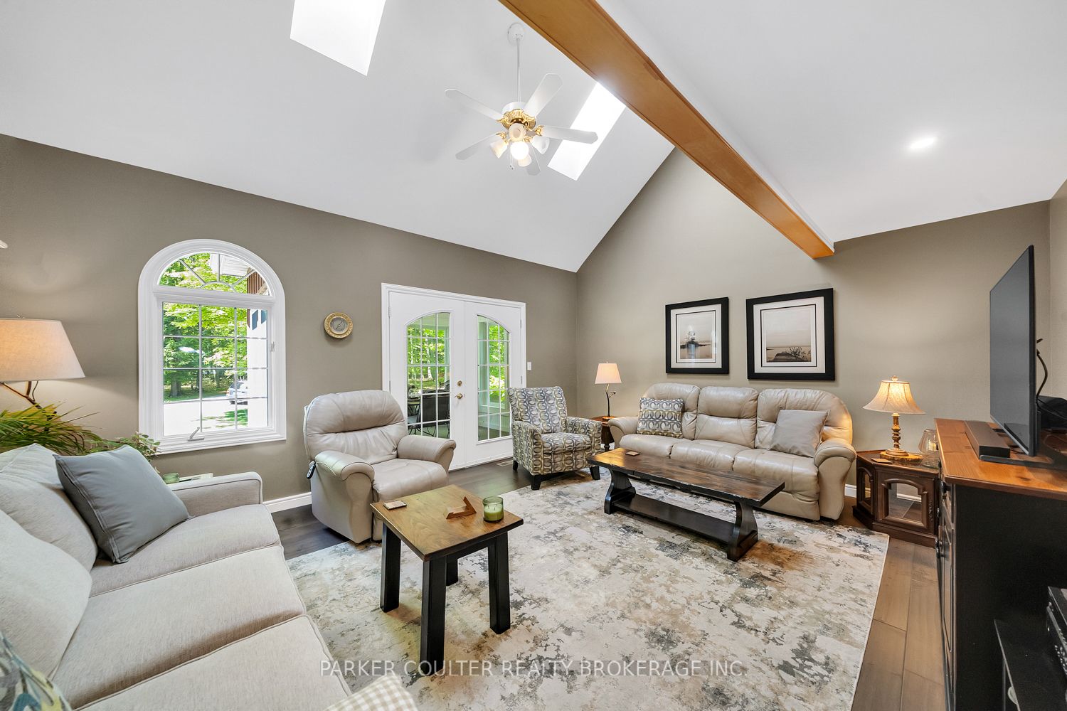 2645 Warminster Road Property Photo 5