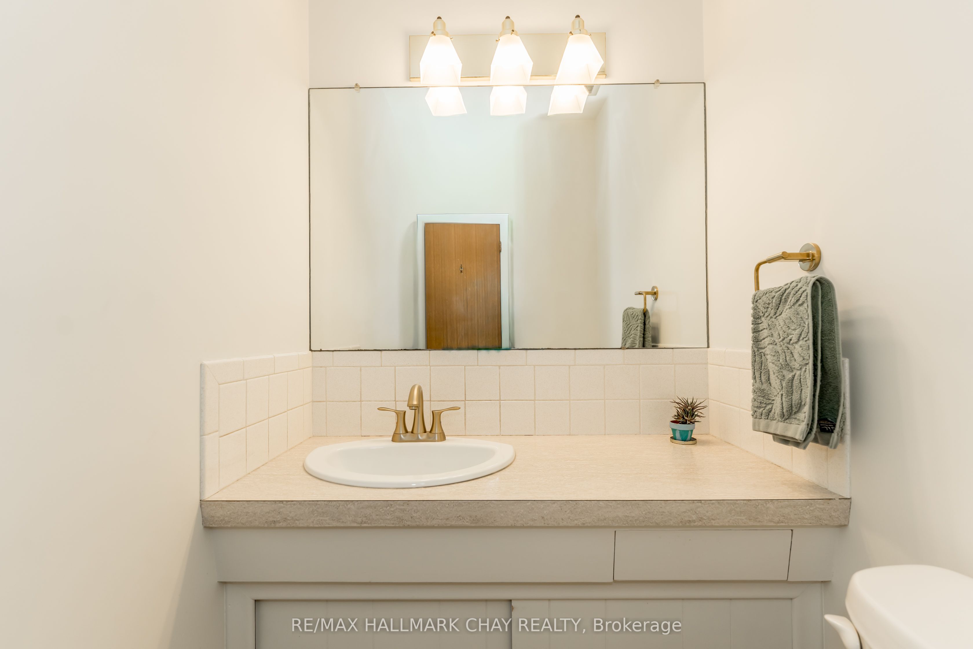 365 Codrington Street Property Photo 17