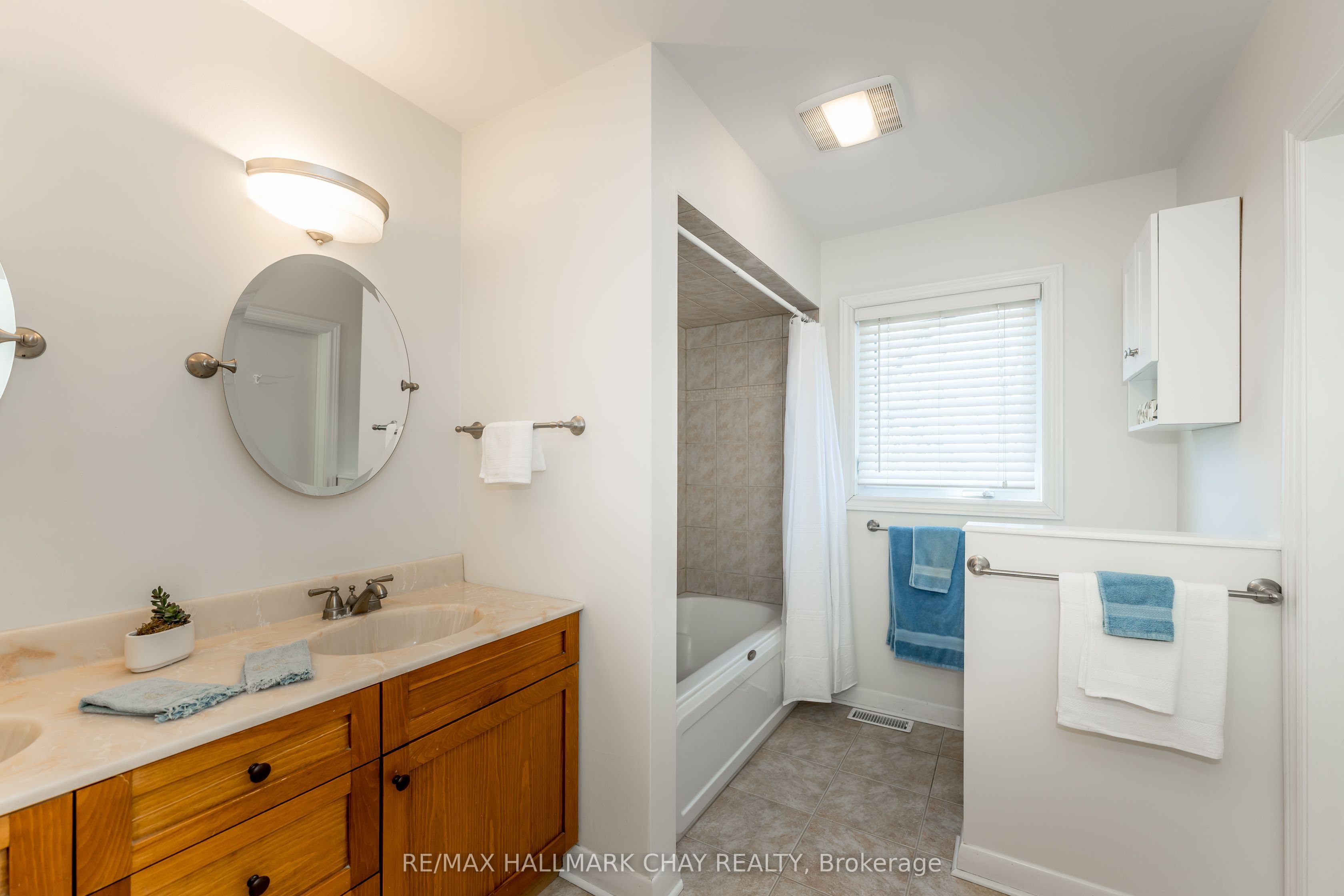 365 Codrington Street Property Photo 26