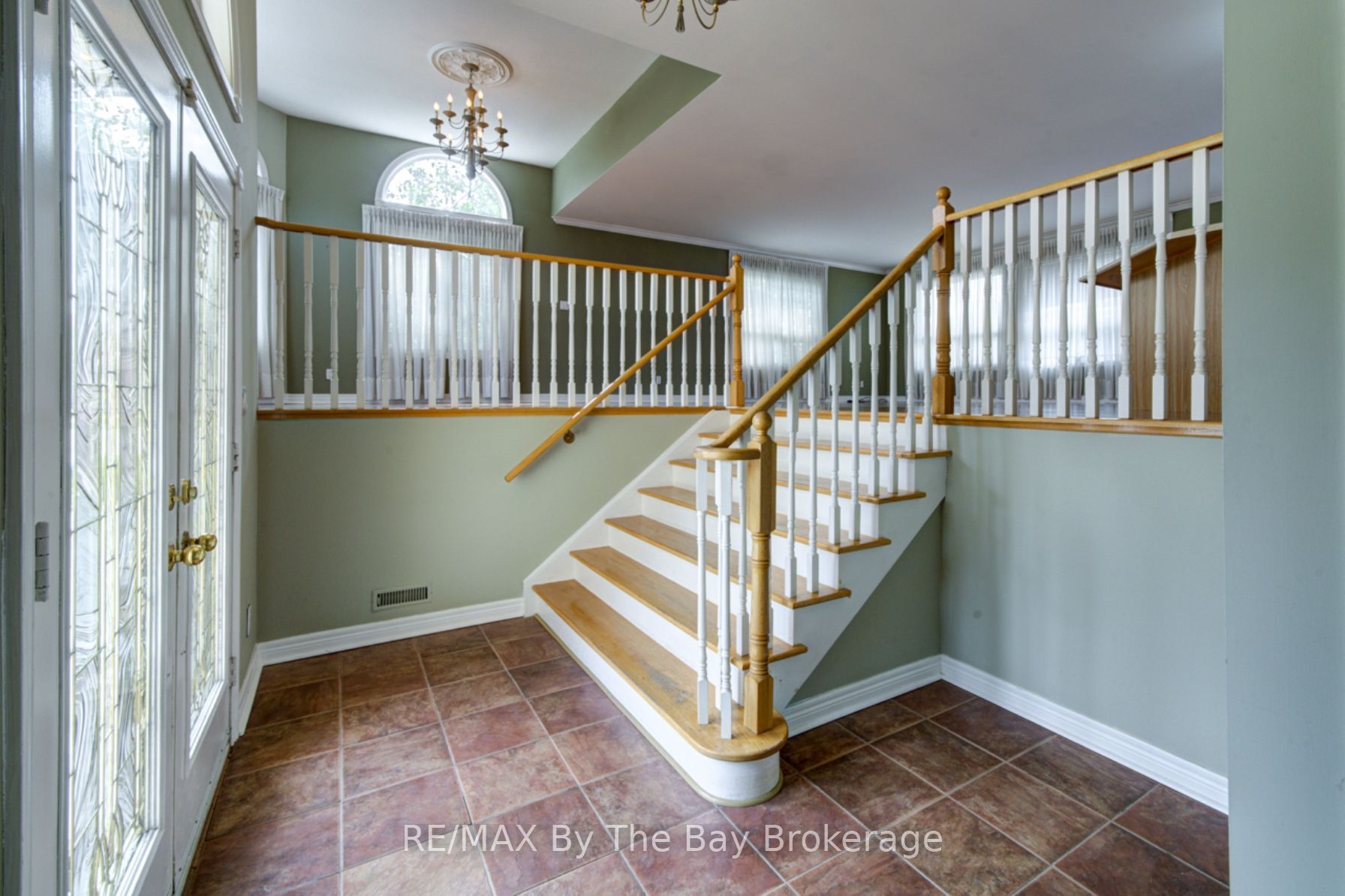 452 Ramblewood Drive Property Photo 2