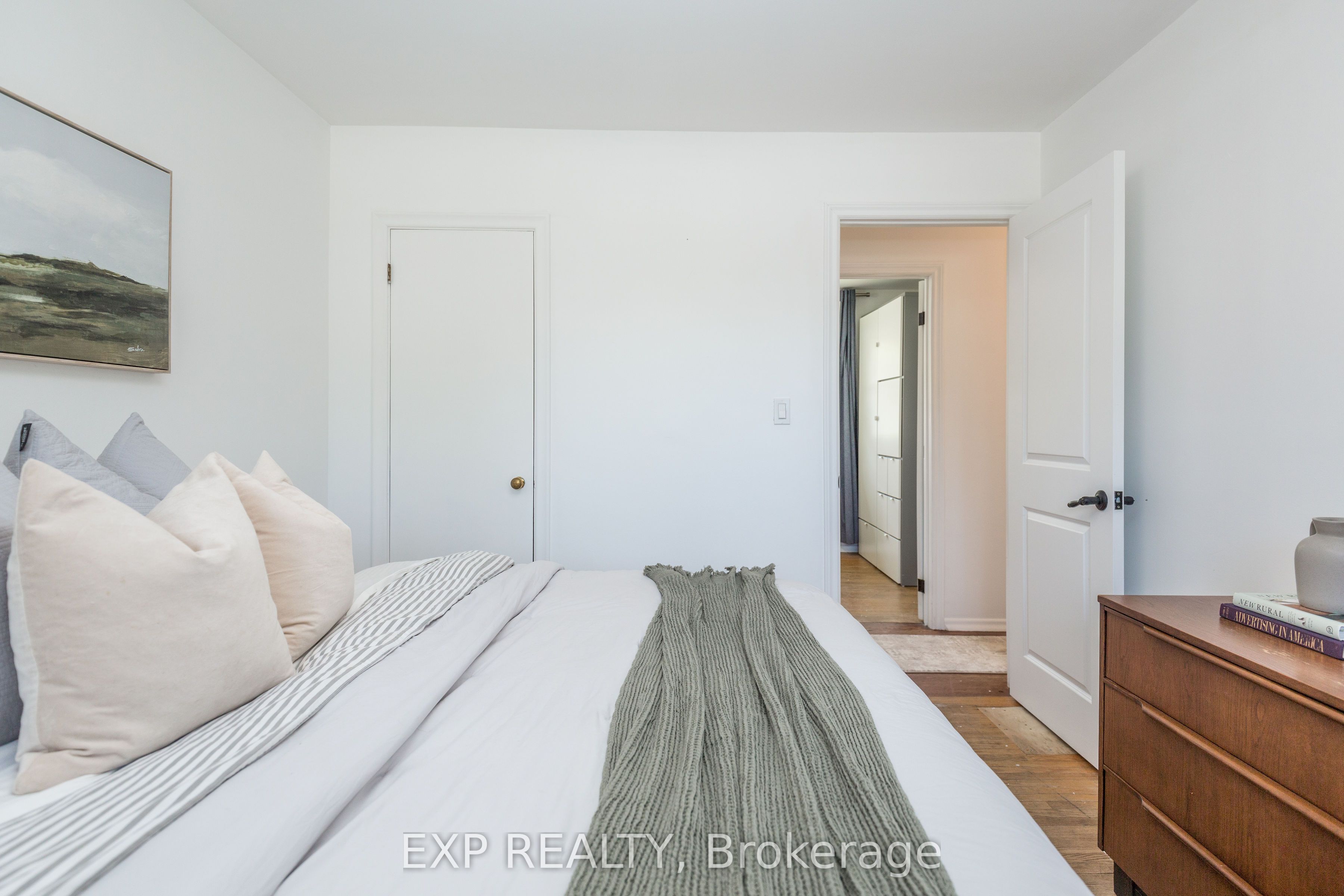 93 North Street W Property Photo 16