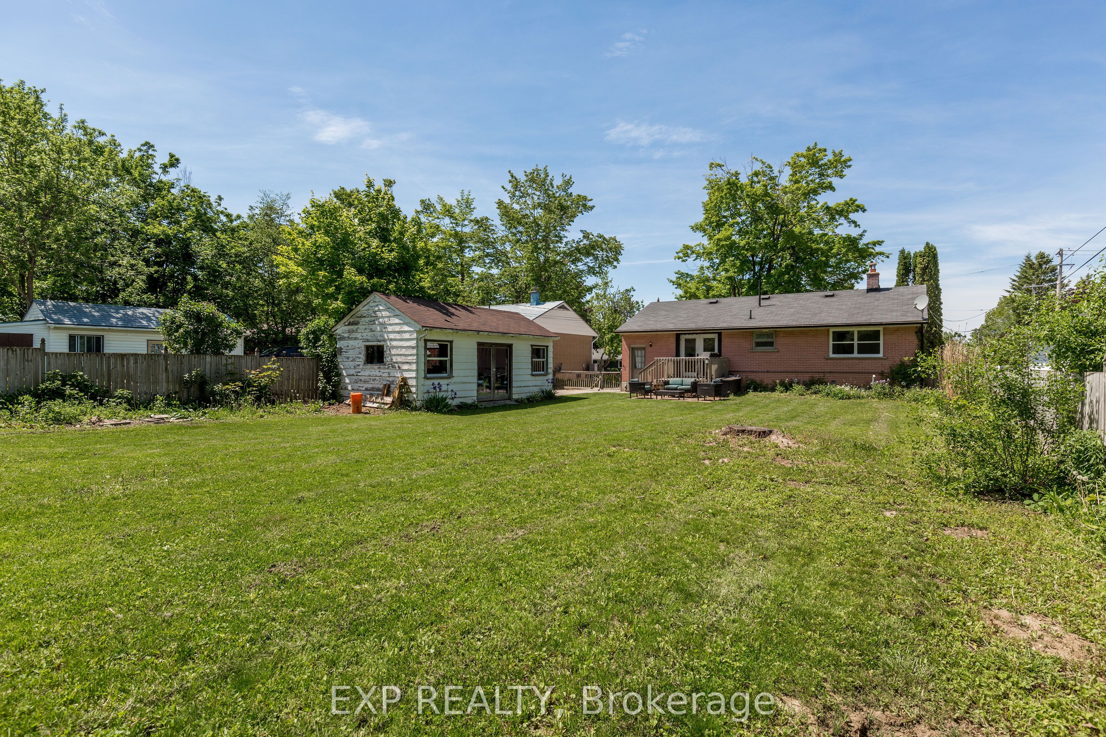 93 North Street W Property Photo 43