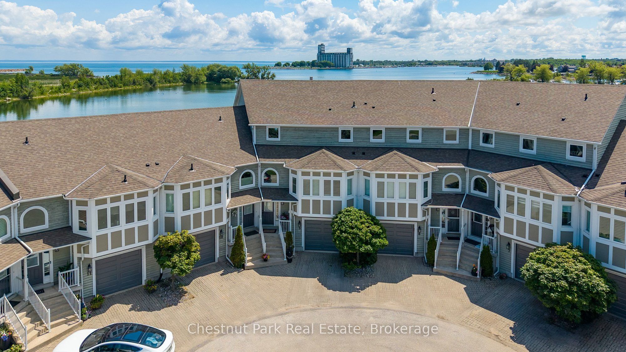 9 Cranberry Surf Property Photo 2