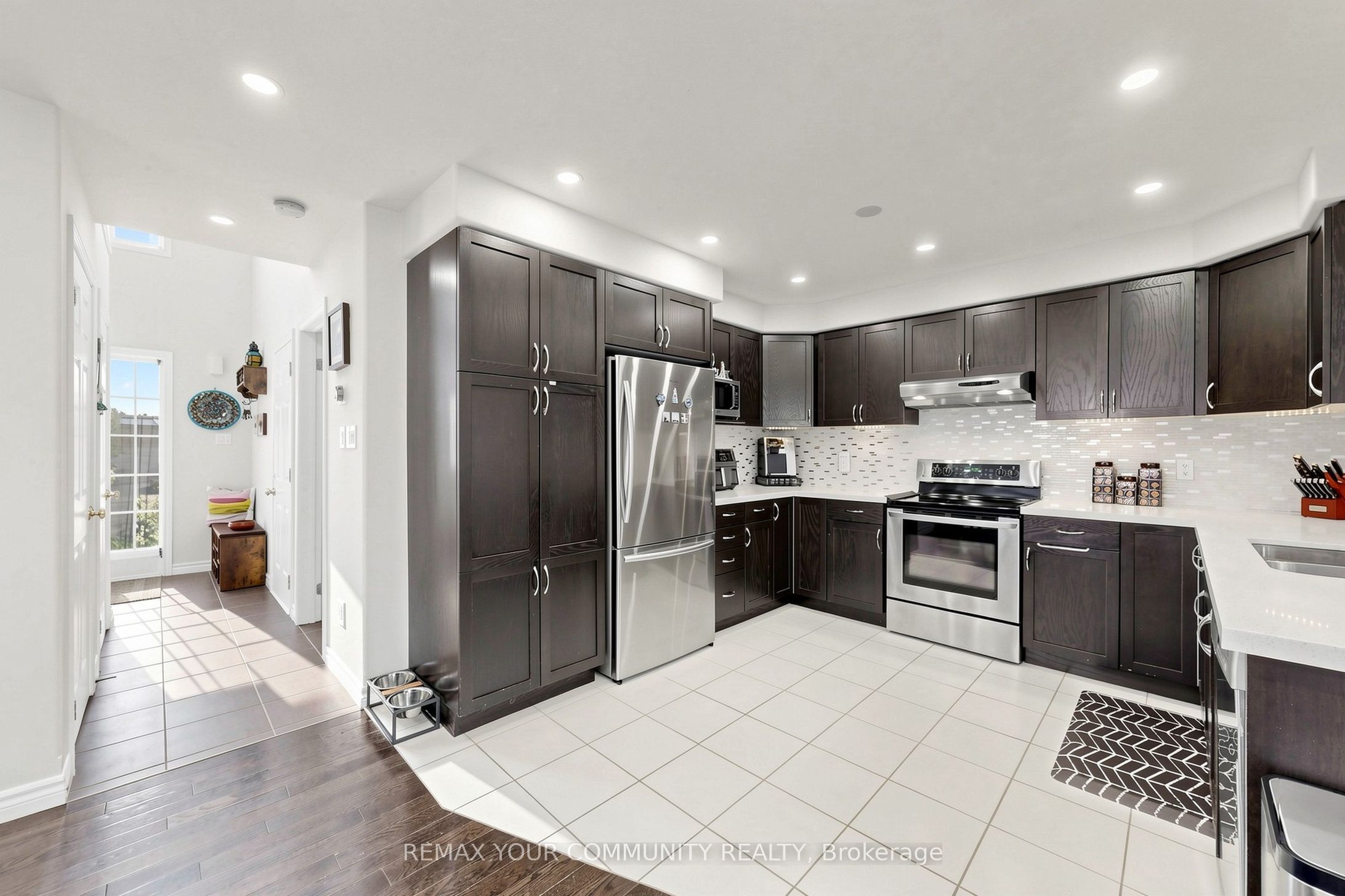 18 Davis Street Property Photo 15