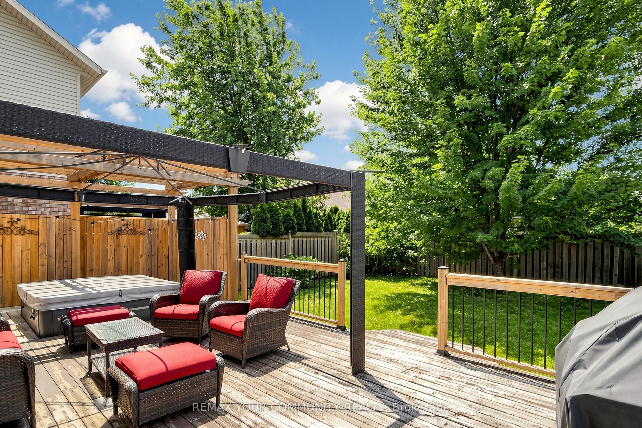 18 Davis Street Property Photo 40