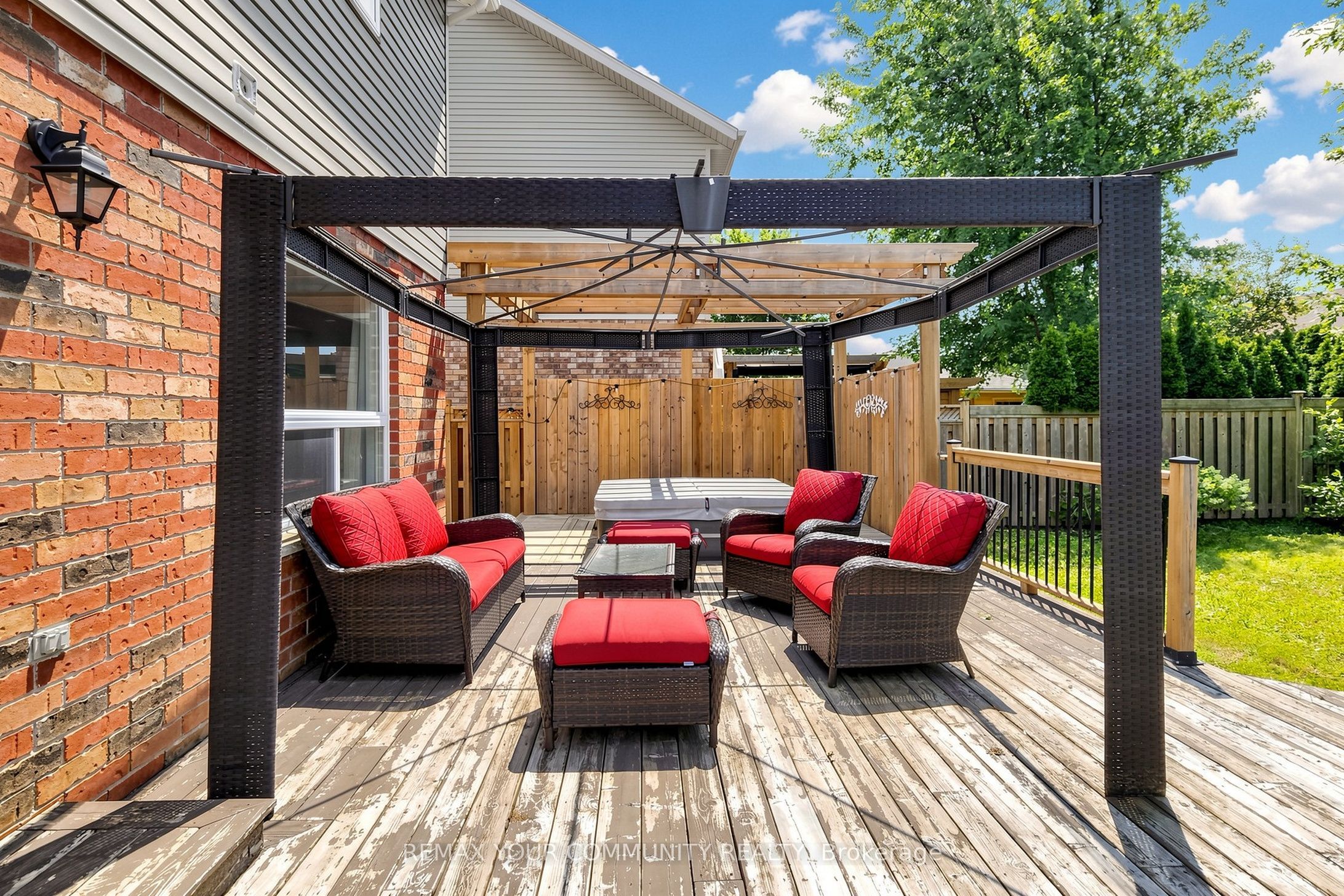 18 Davis Street Property Photo 41