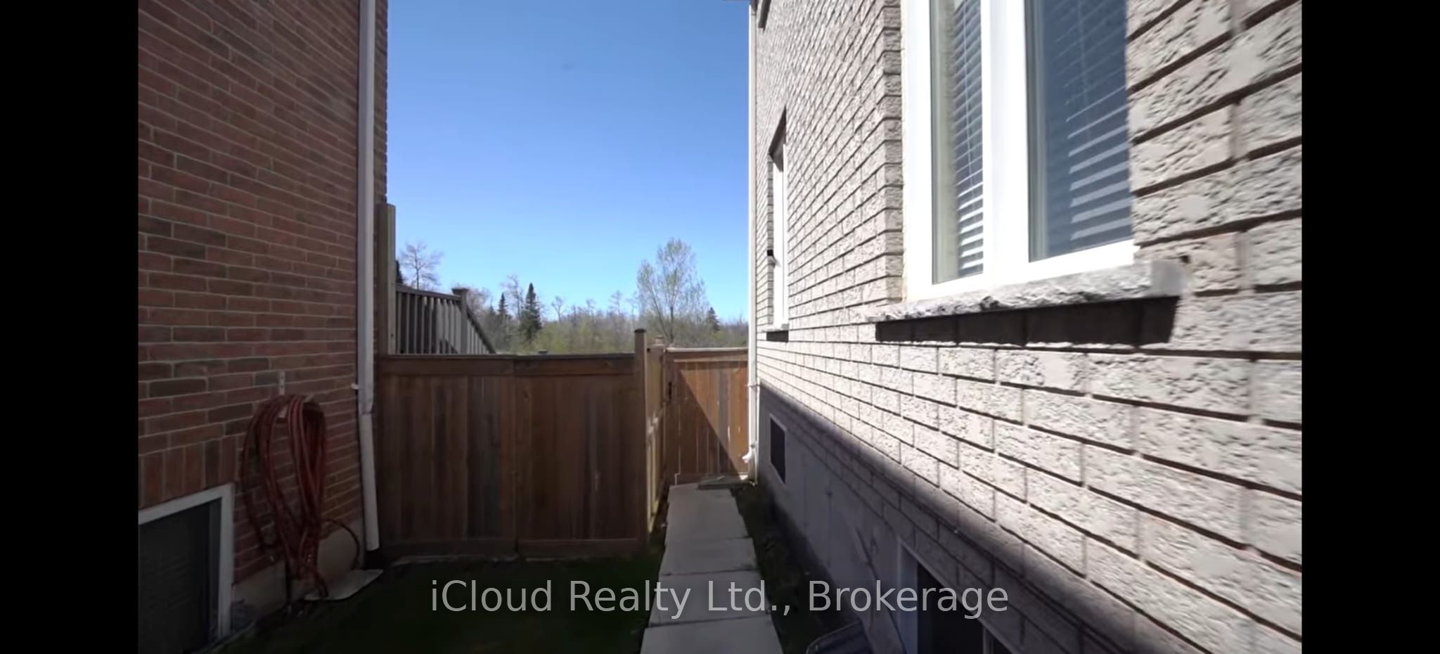 72 Graihawk Drive Property Photo 2
