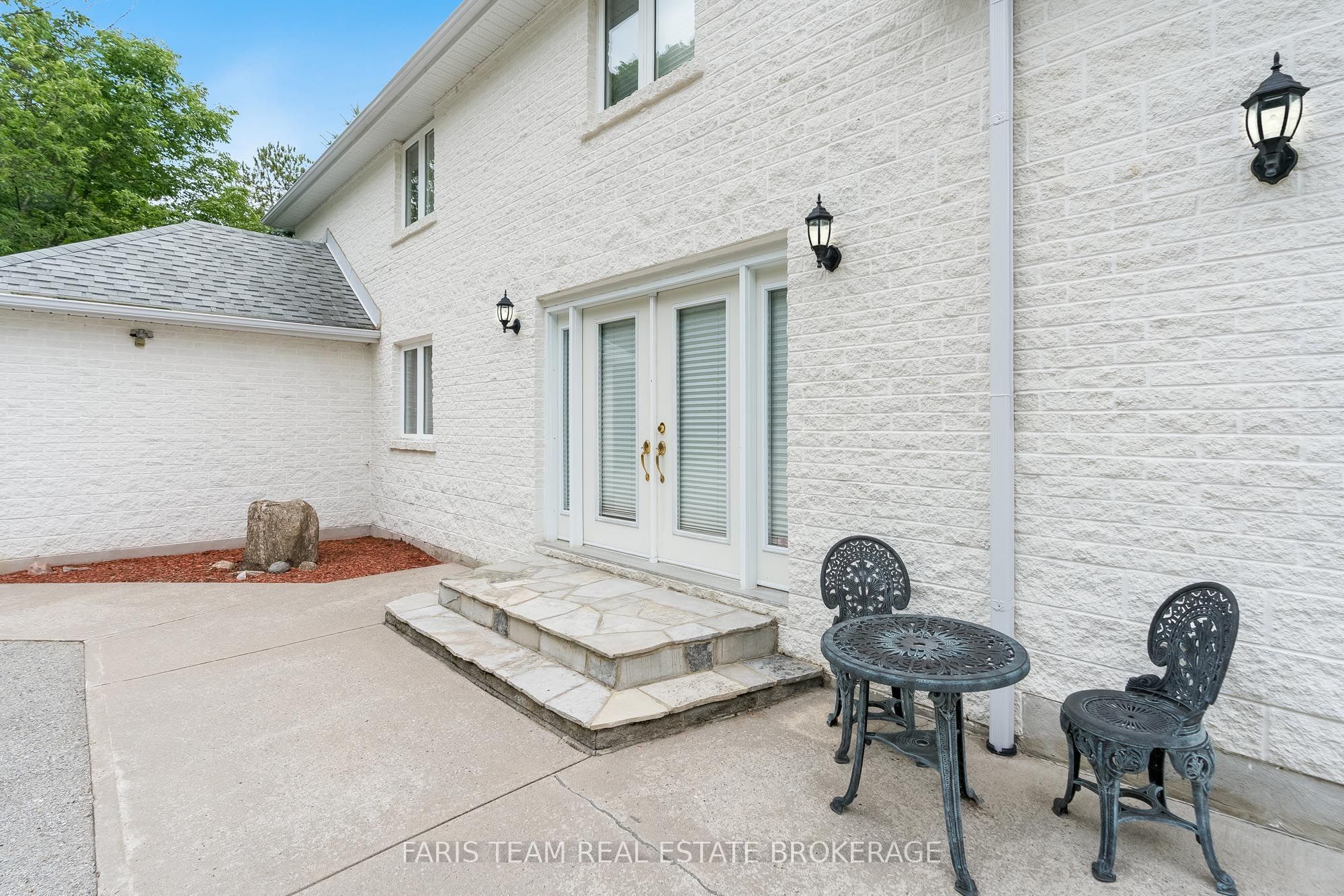 187 Champlain Road Property Photo 4