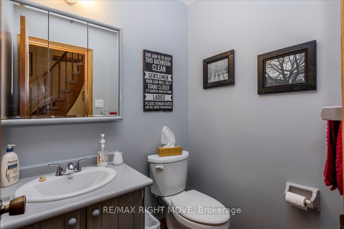 55 Laurentian Lane Property Photo 14