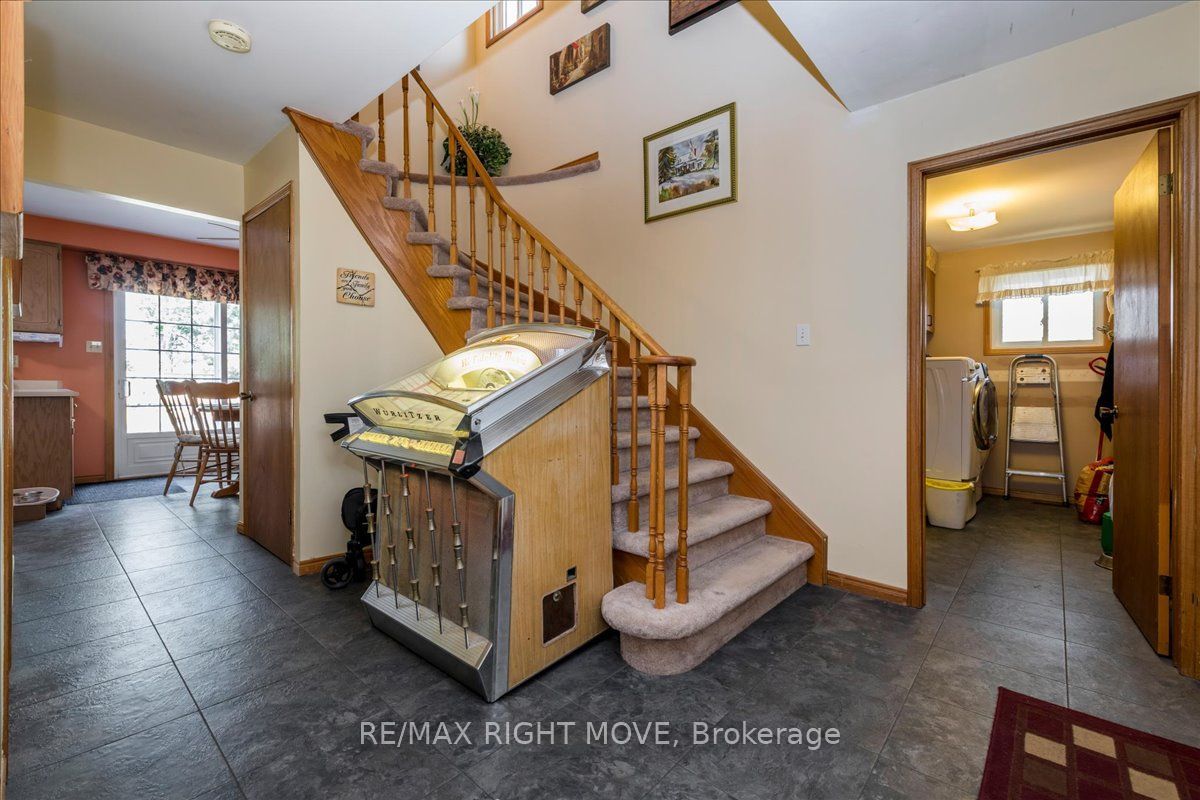 55 Laurentian Lane Property Photo 16