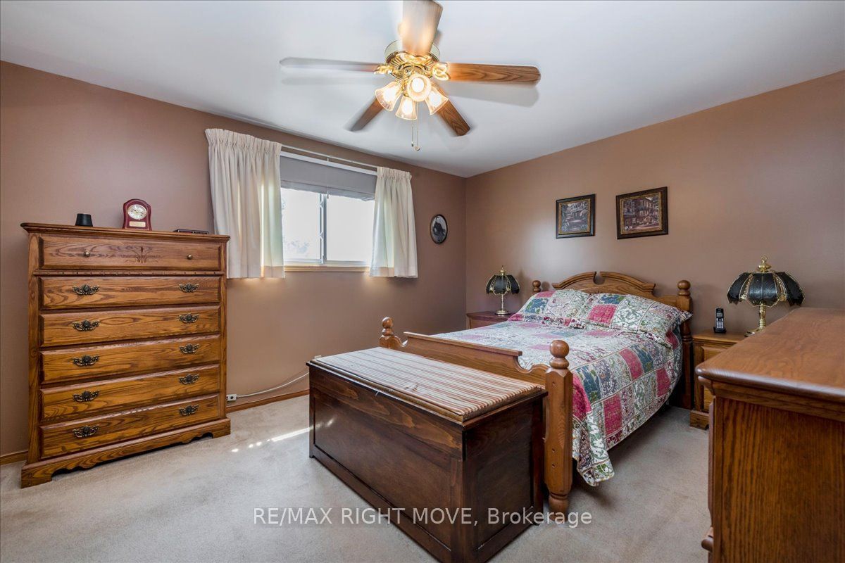 55 Laurentian Lane Property Photo 18