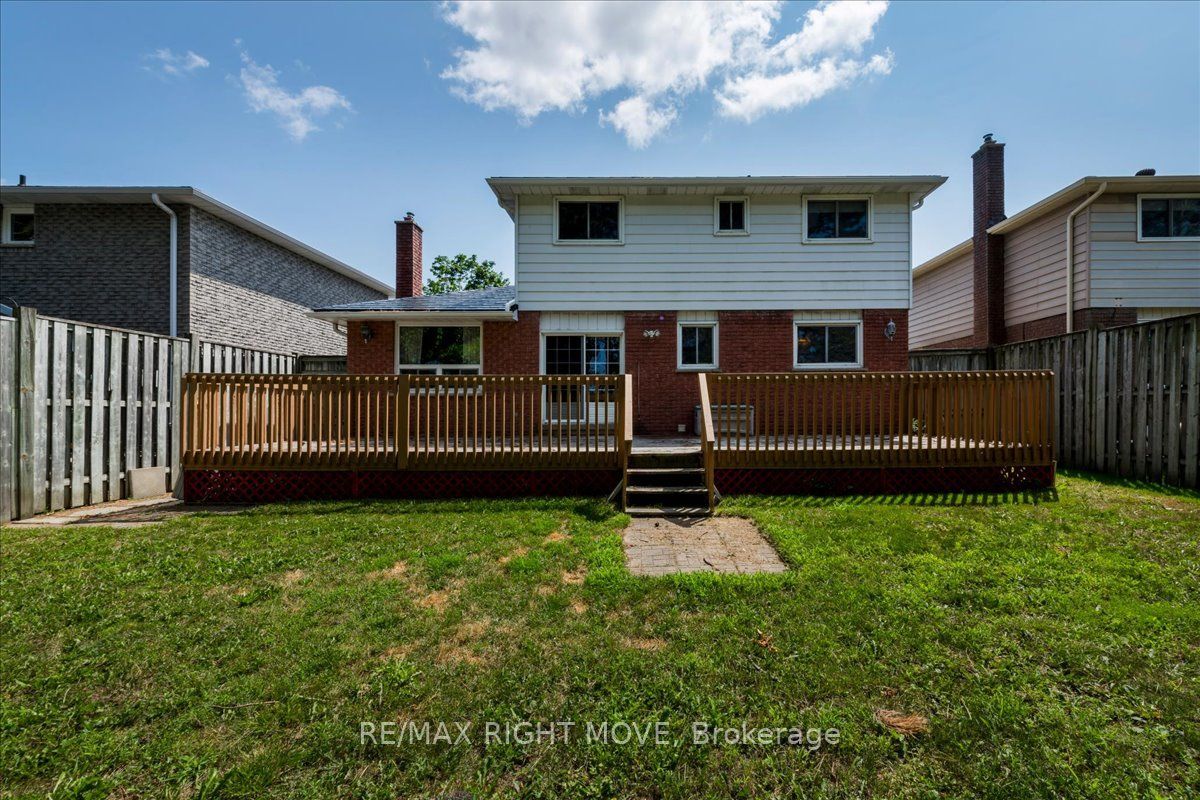 55 Laurentian Lane Property Photo 28