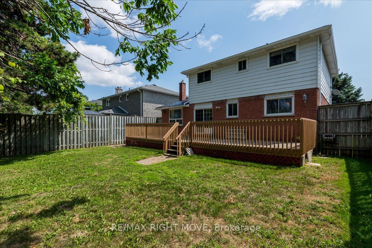 55 Laurentian Lane Property Photo 29
