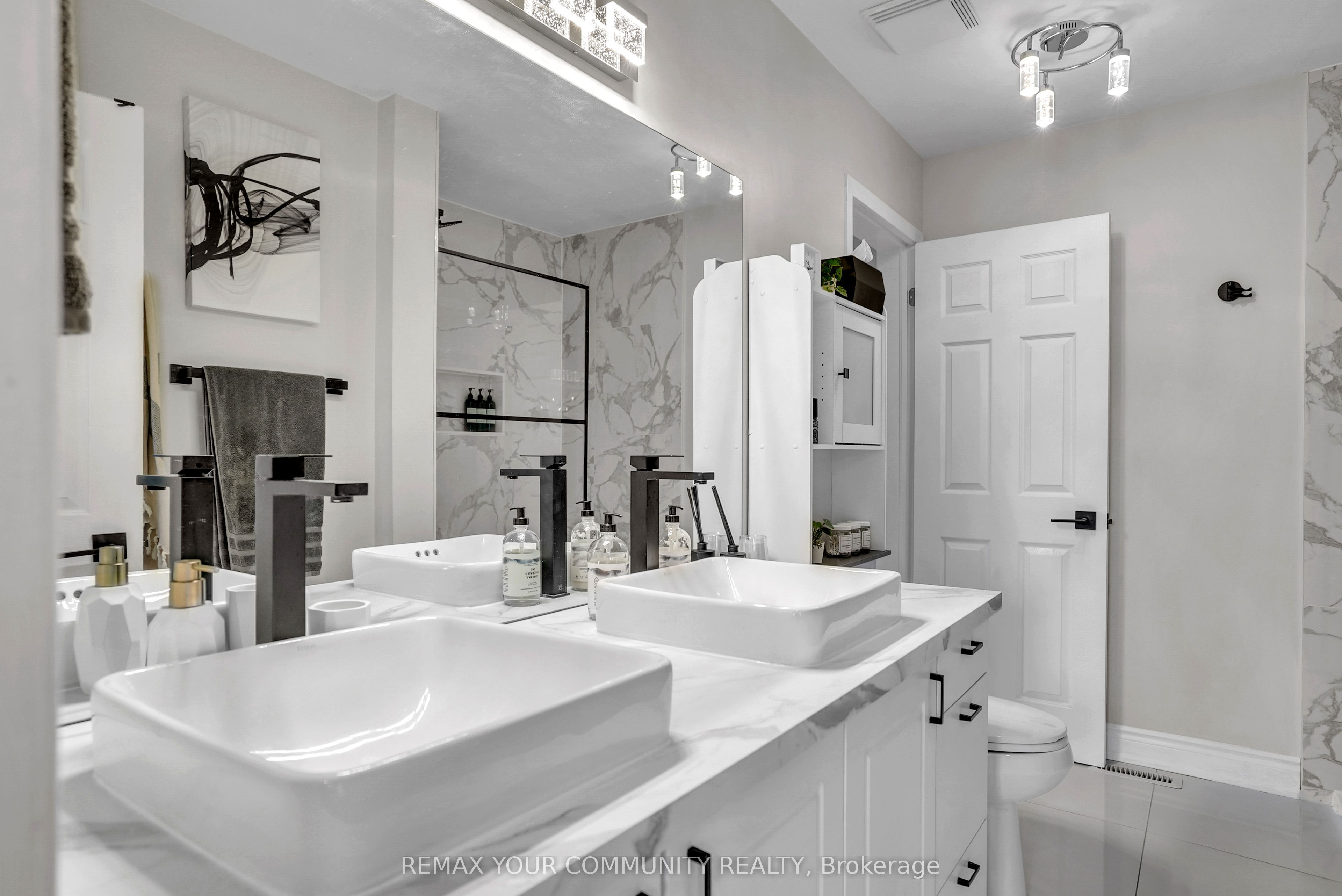 92 Sandringham Drive Property Photo 14