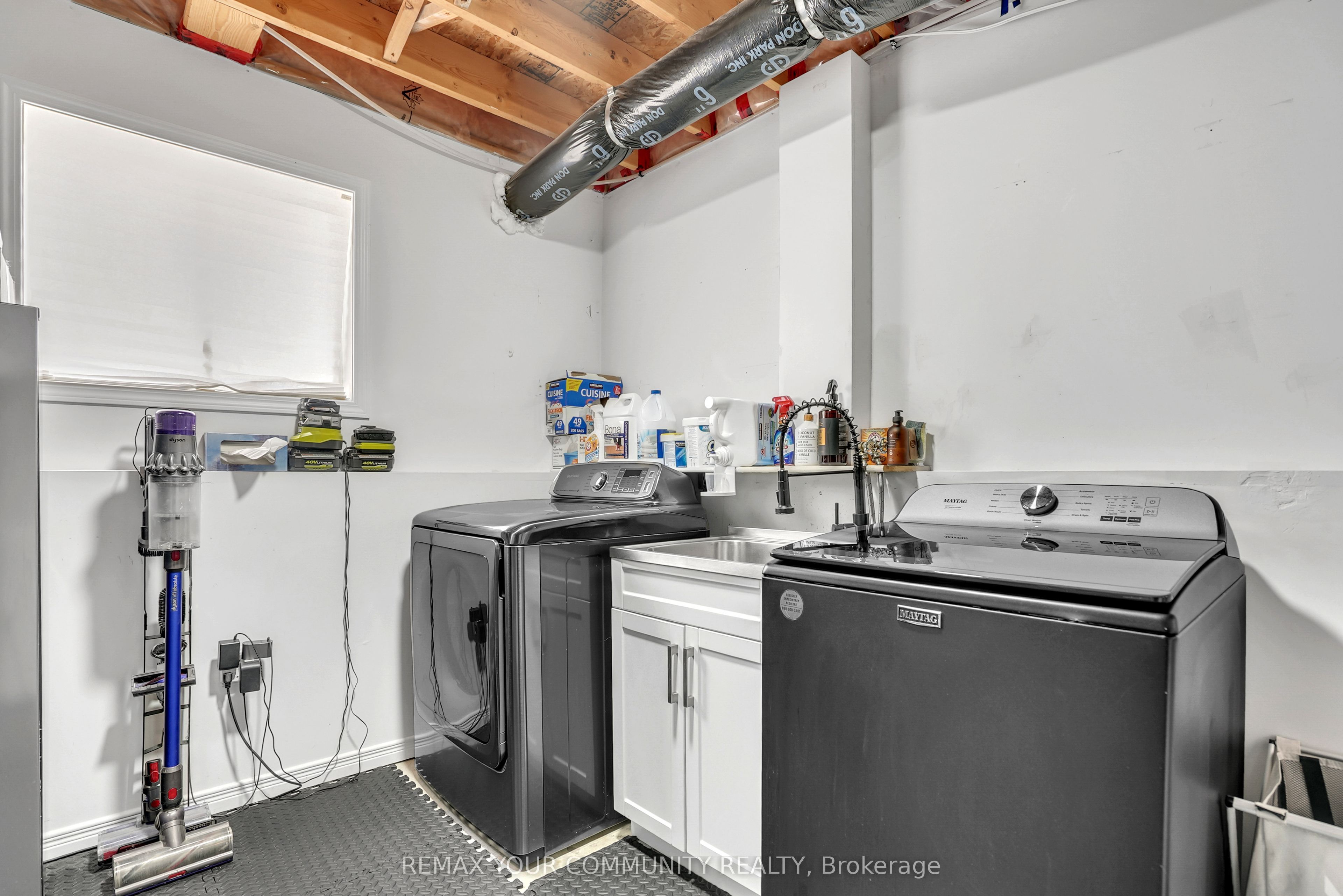 92 Sandringham Drive Property Photo 24