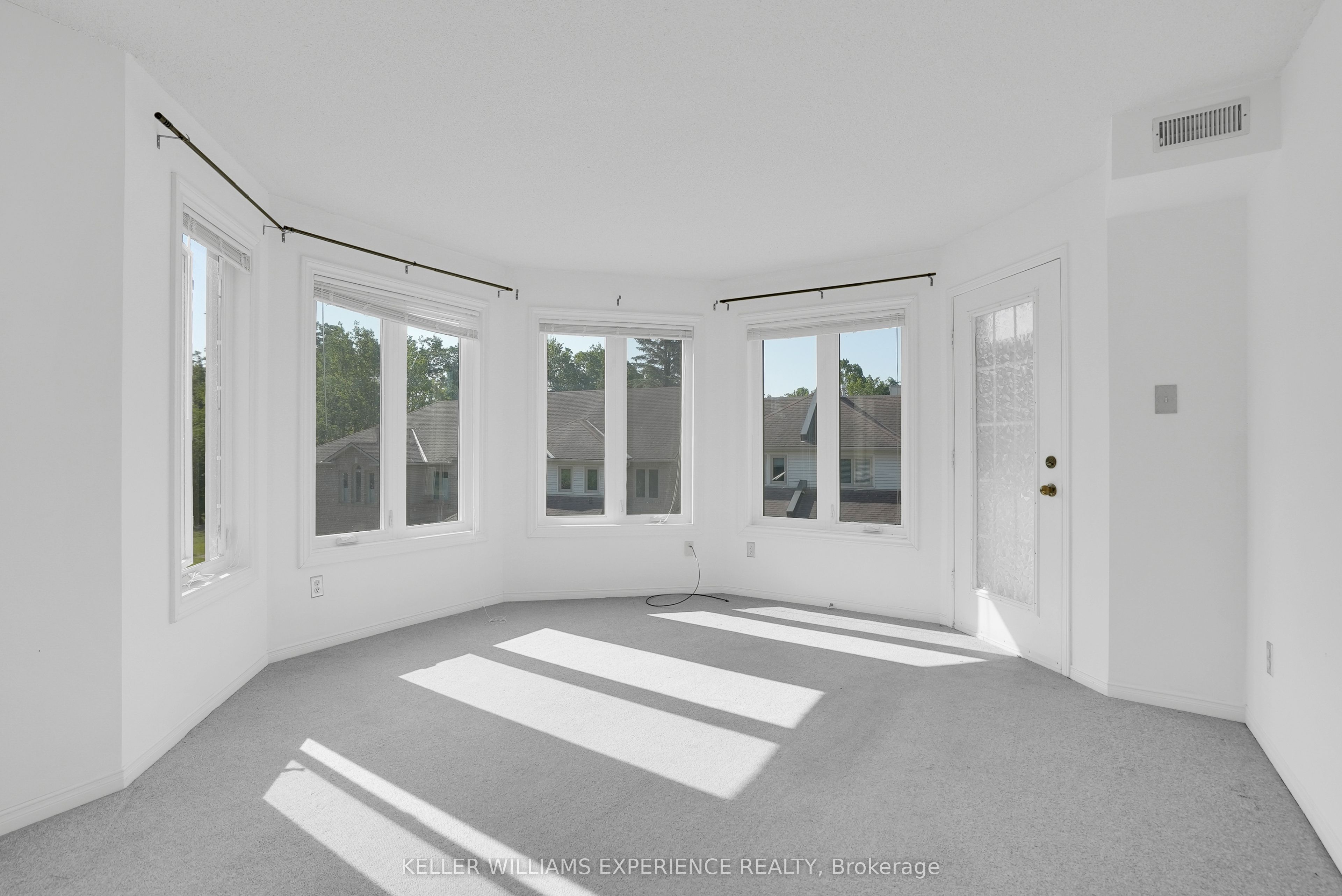 492 Laclie Street 204 Property Photo 3