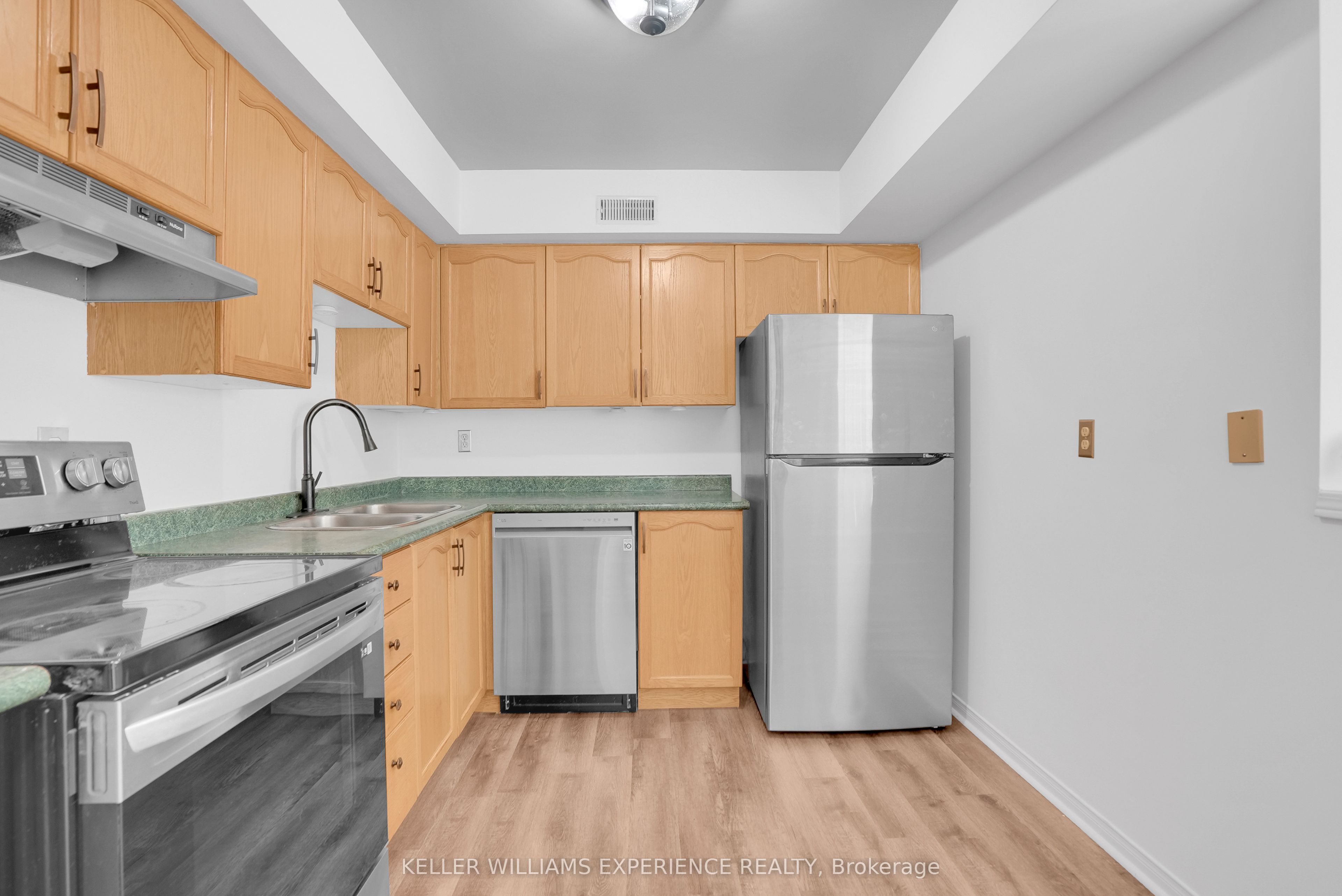 492 Laclie Street 204 Property Photo 6