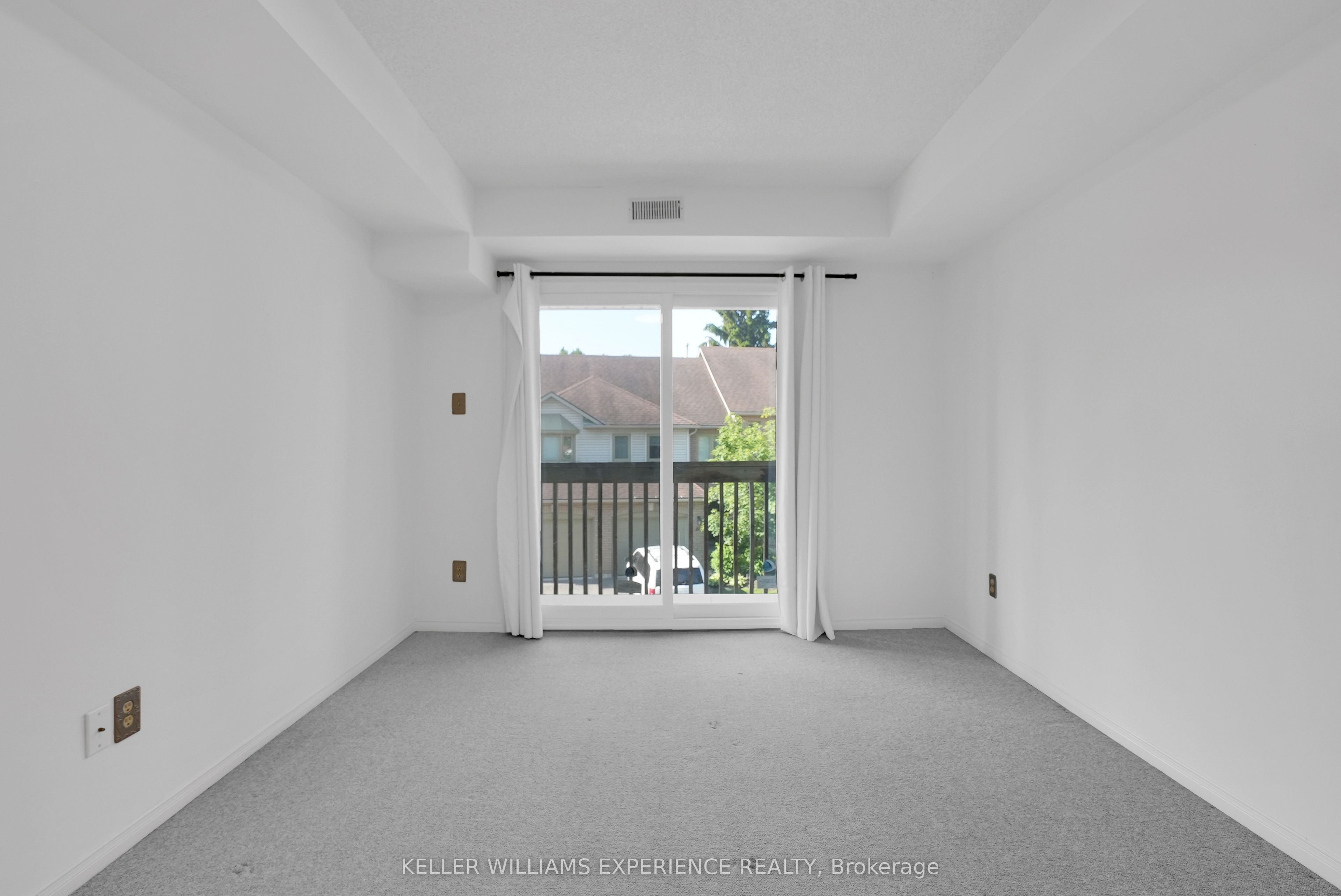 492 Laclie Street 204 Property Photo 9