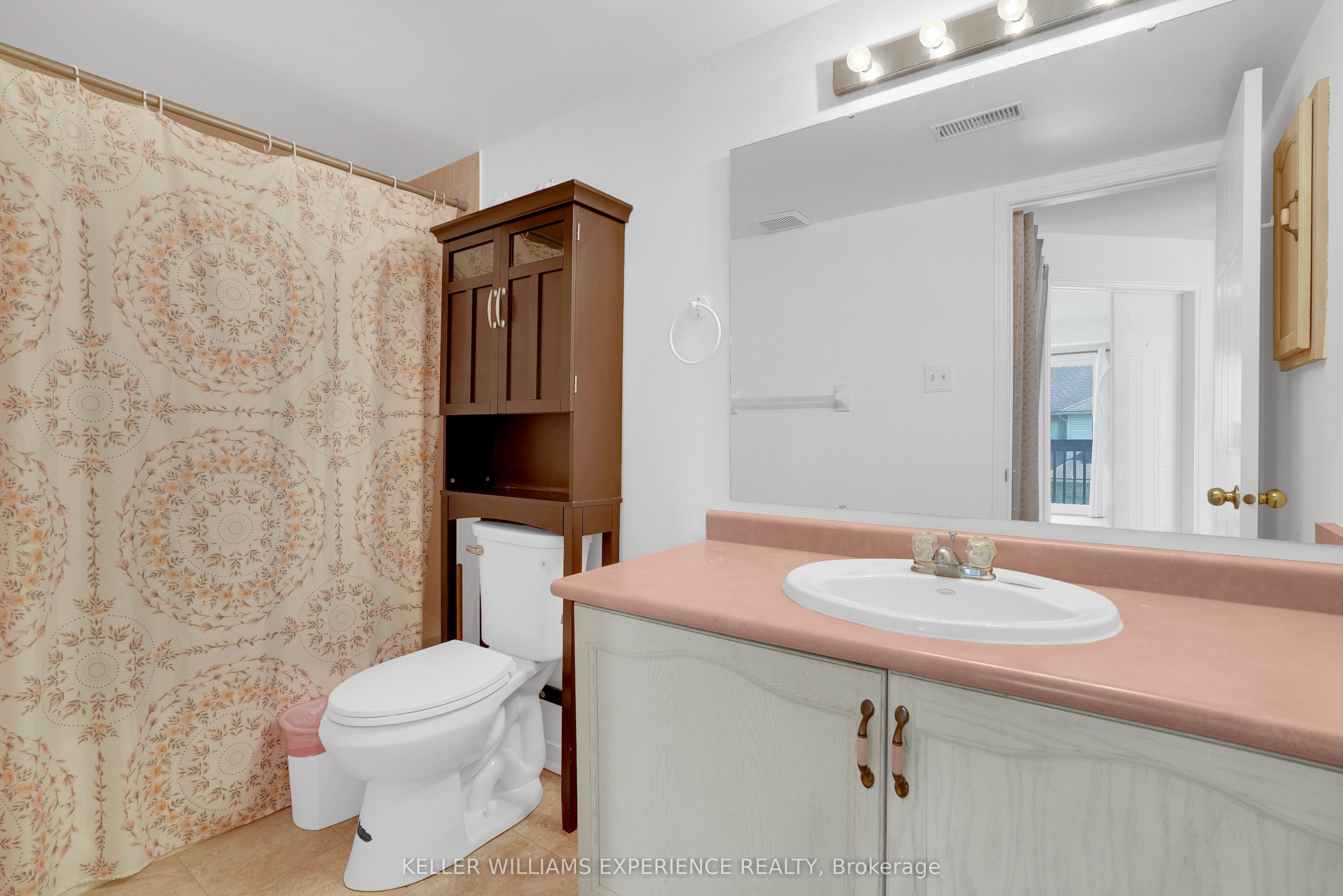 492 Laclie Street 204 Property Photo 11