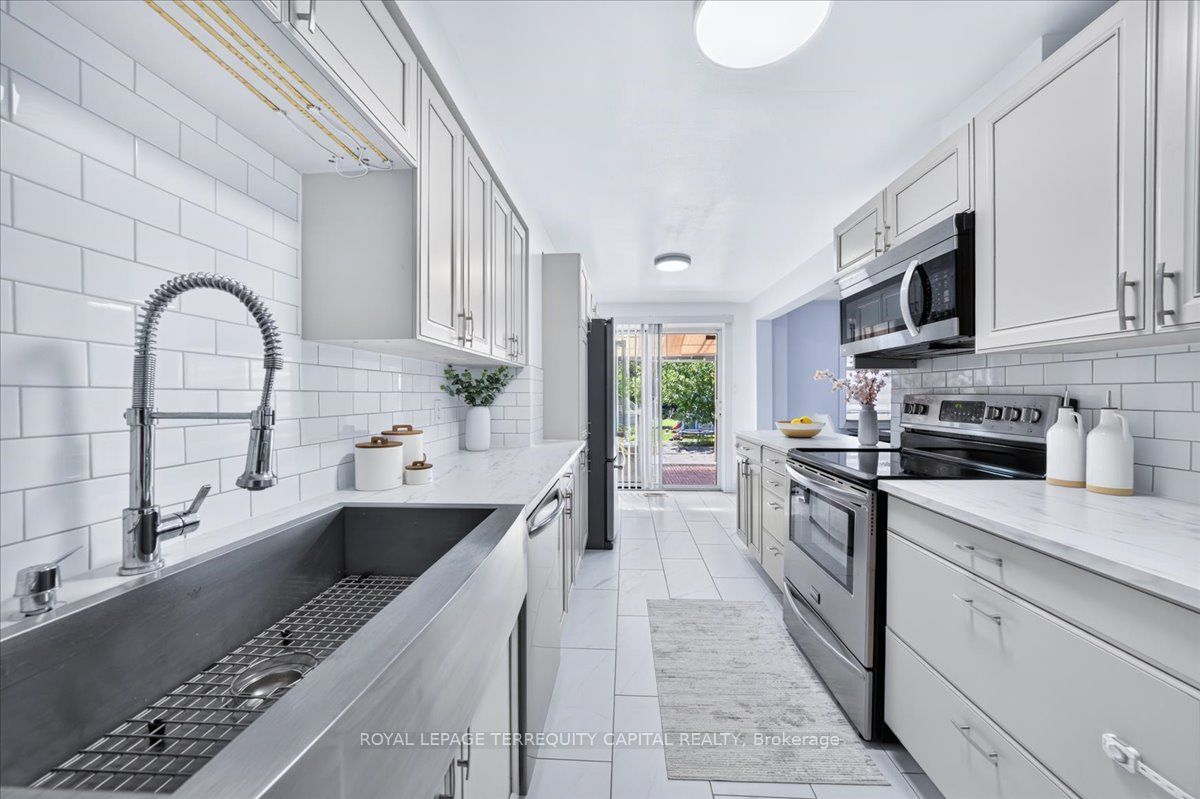 9 Seymour Crescent Property Photo 21