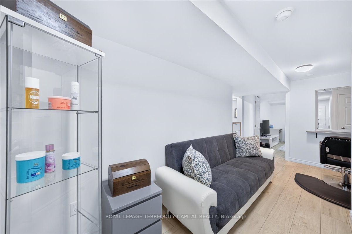 9 Seymour Crescent Property Photo 38