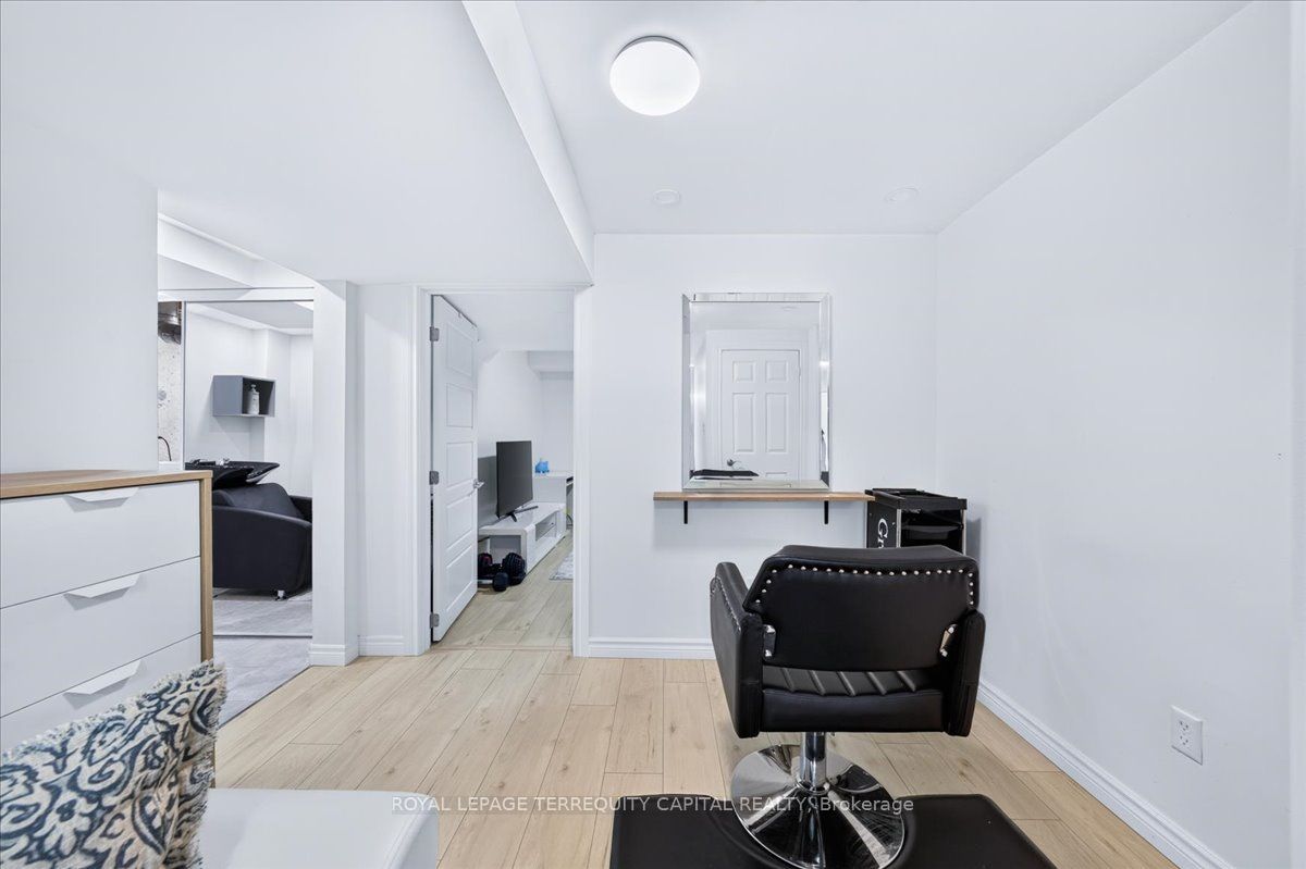 9 Seymour Crescent Property Photo 40