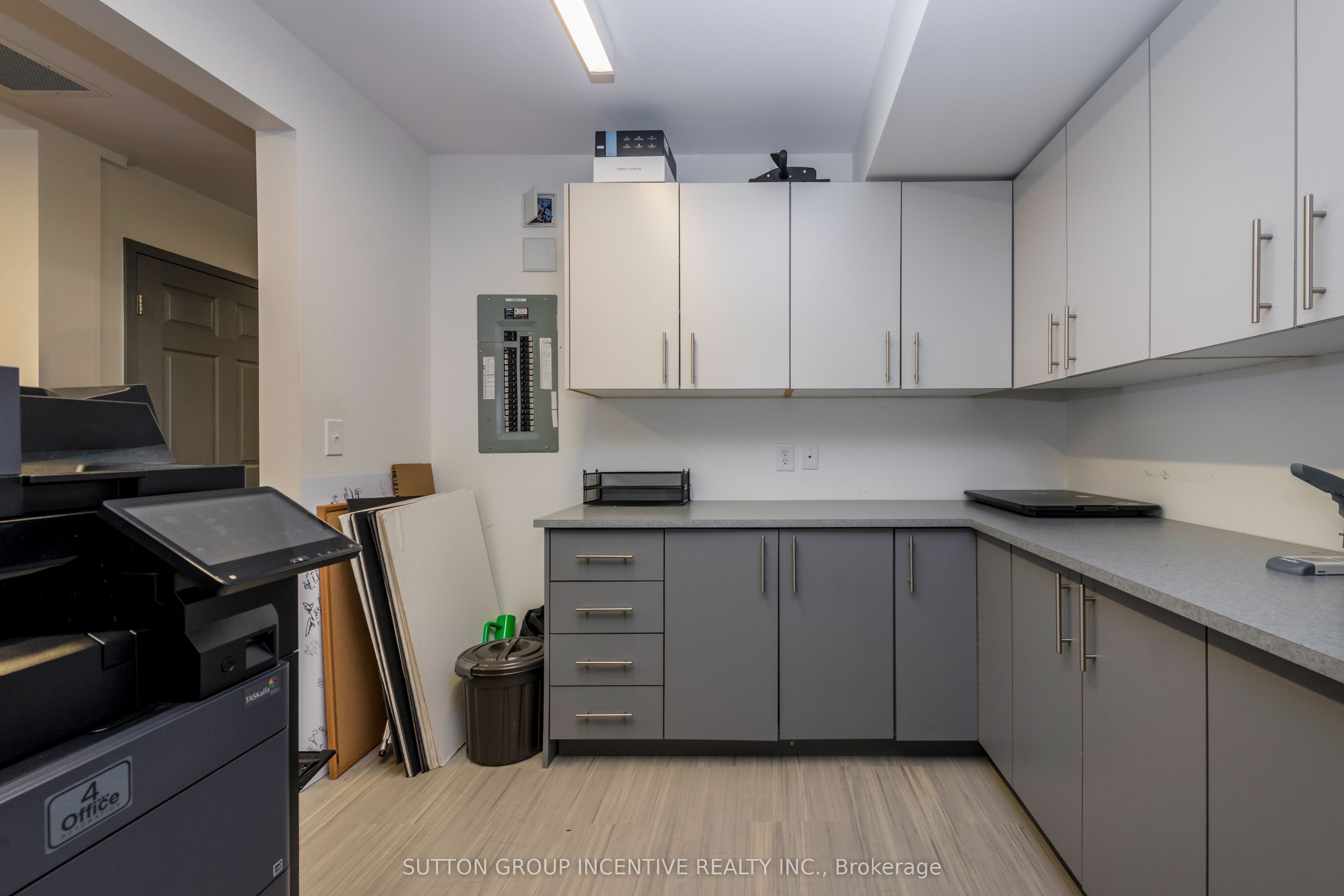 647 Welham Road 9 & 21 Property Photo 12