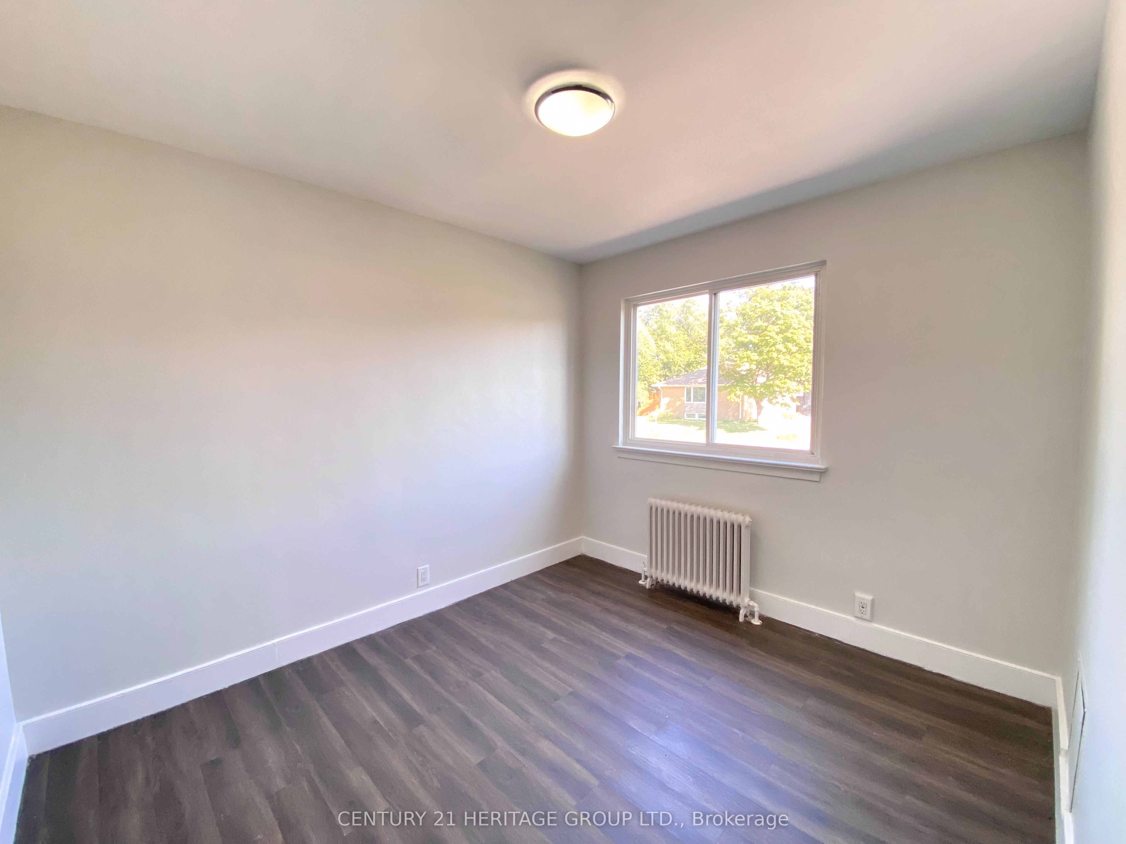 174 Grove Street E 3 Property Photo 12