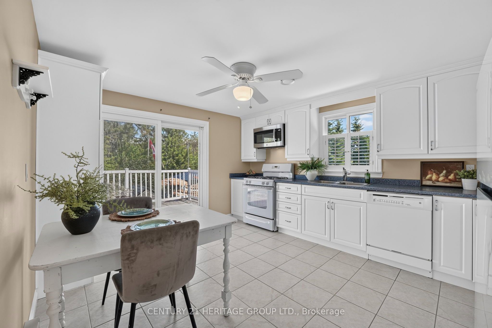 226 Lillian Crescent Property Photo 8