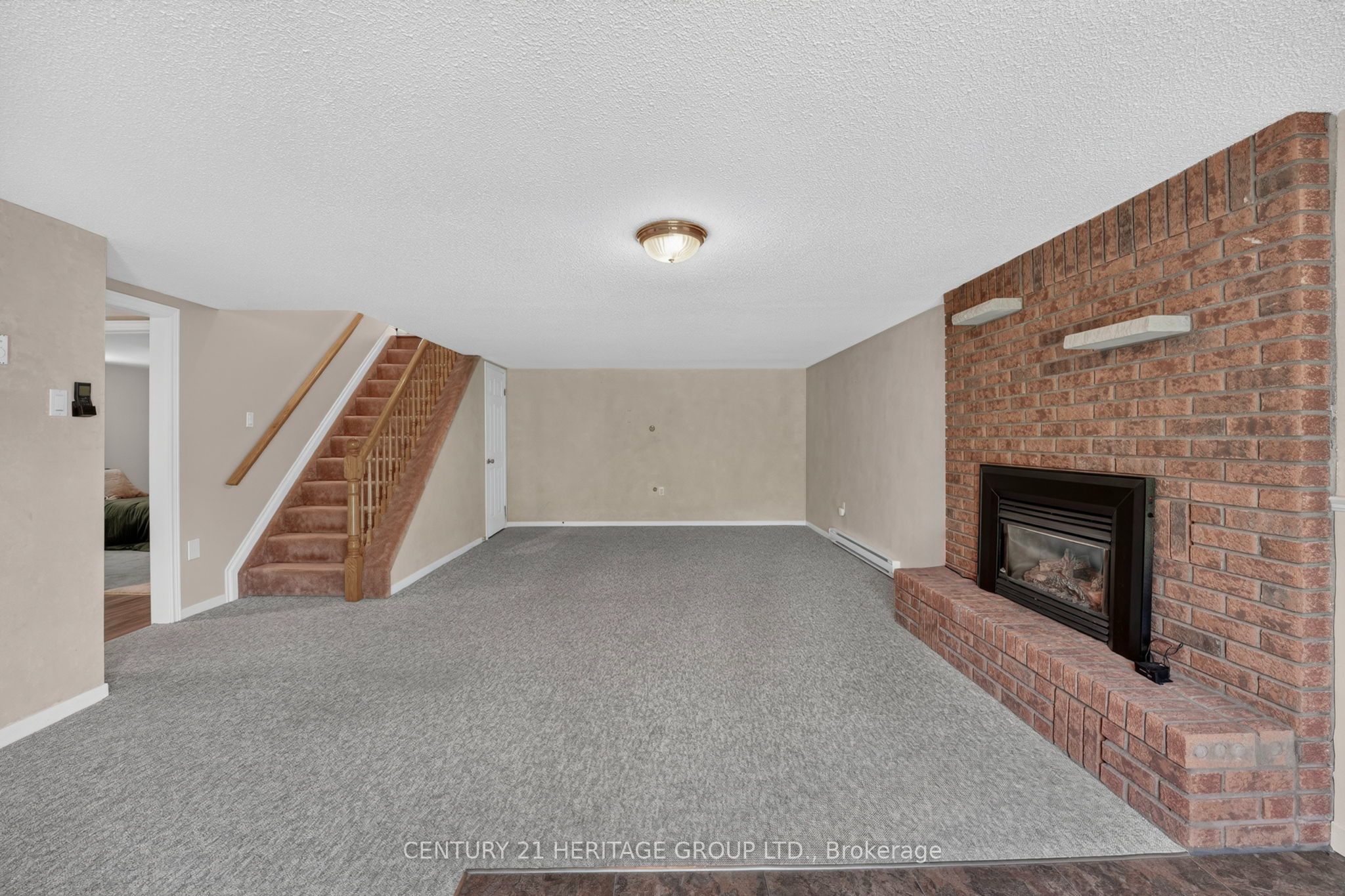 226 Lillian Crescent Property Photo 20