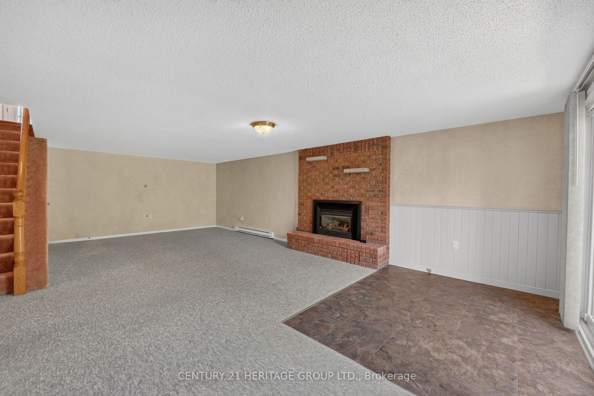 226 Lillian Crescent Property Photo 22