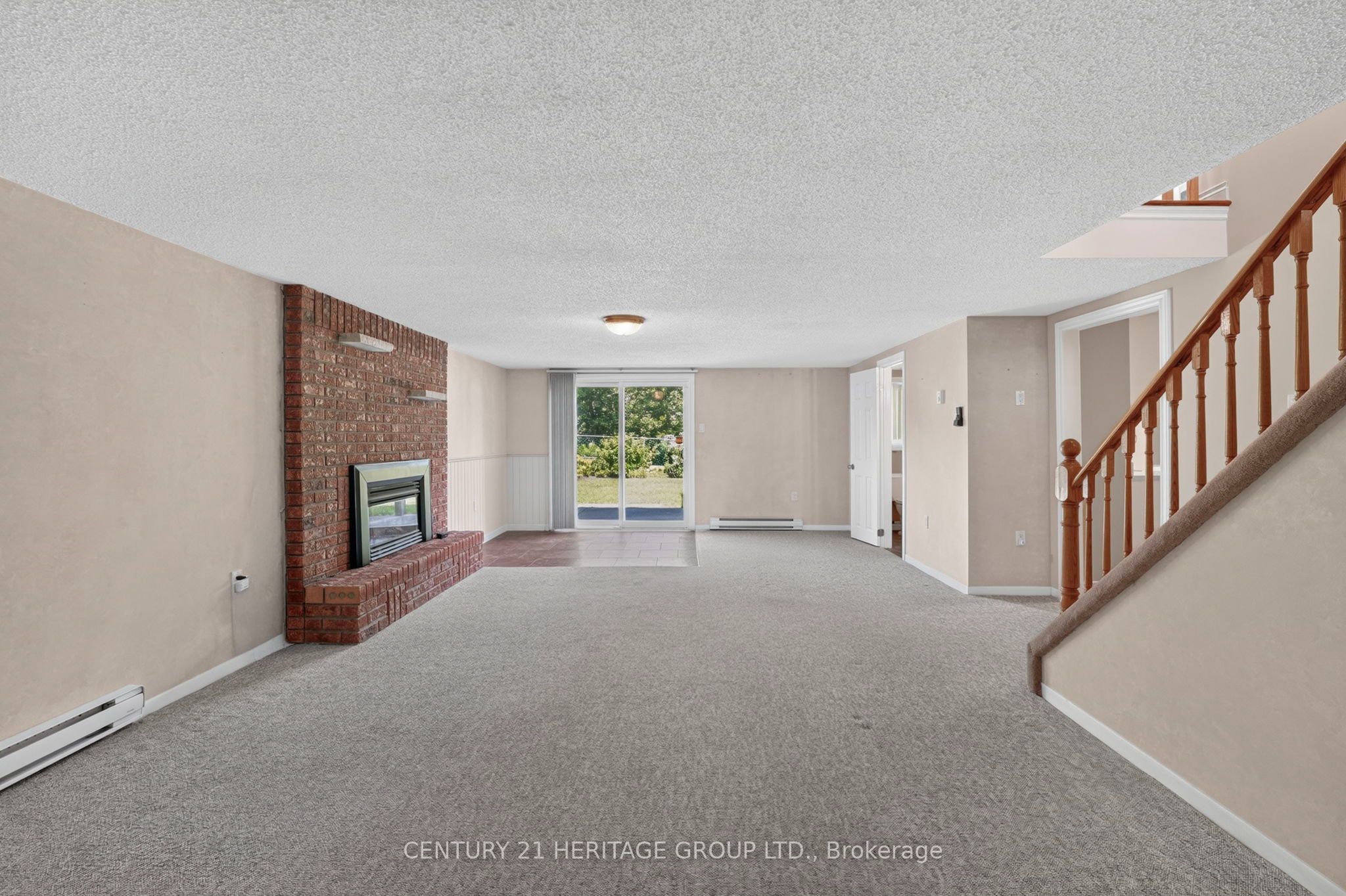 226 Lillian Crescent Property Photo 24
