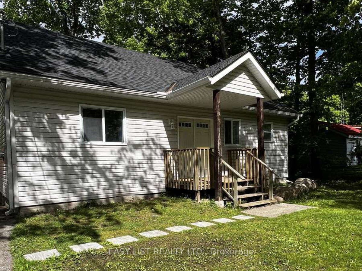 2135 Champlain Road Property Photo 2