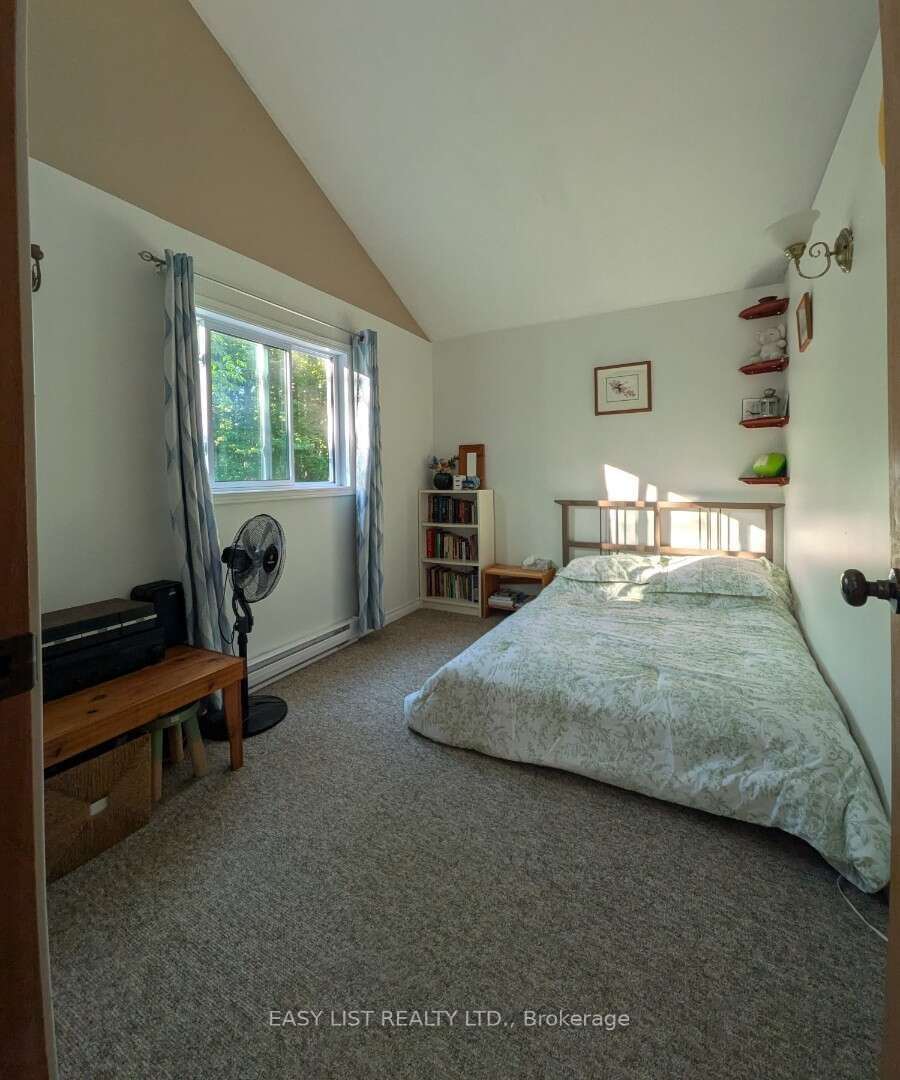 2135 Champlain Road Property Photo 9