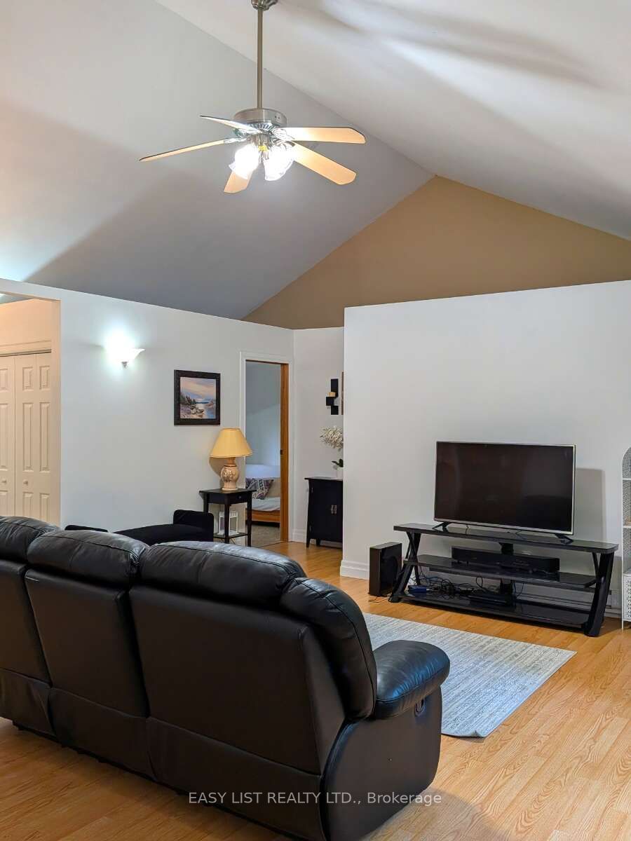 2135 Champlain Road Property Photo 13