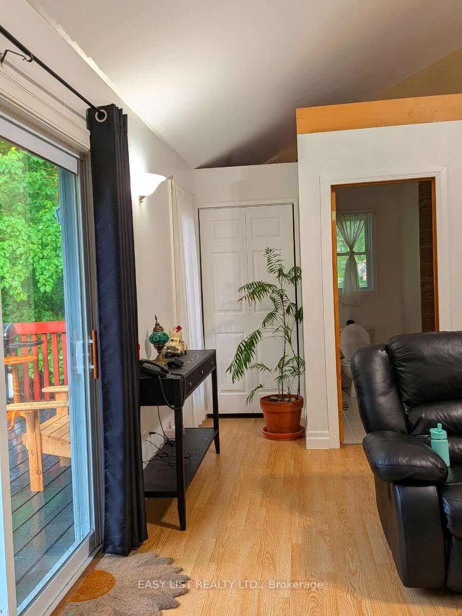 2135 Champlain Road Property Photo 20