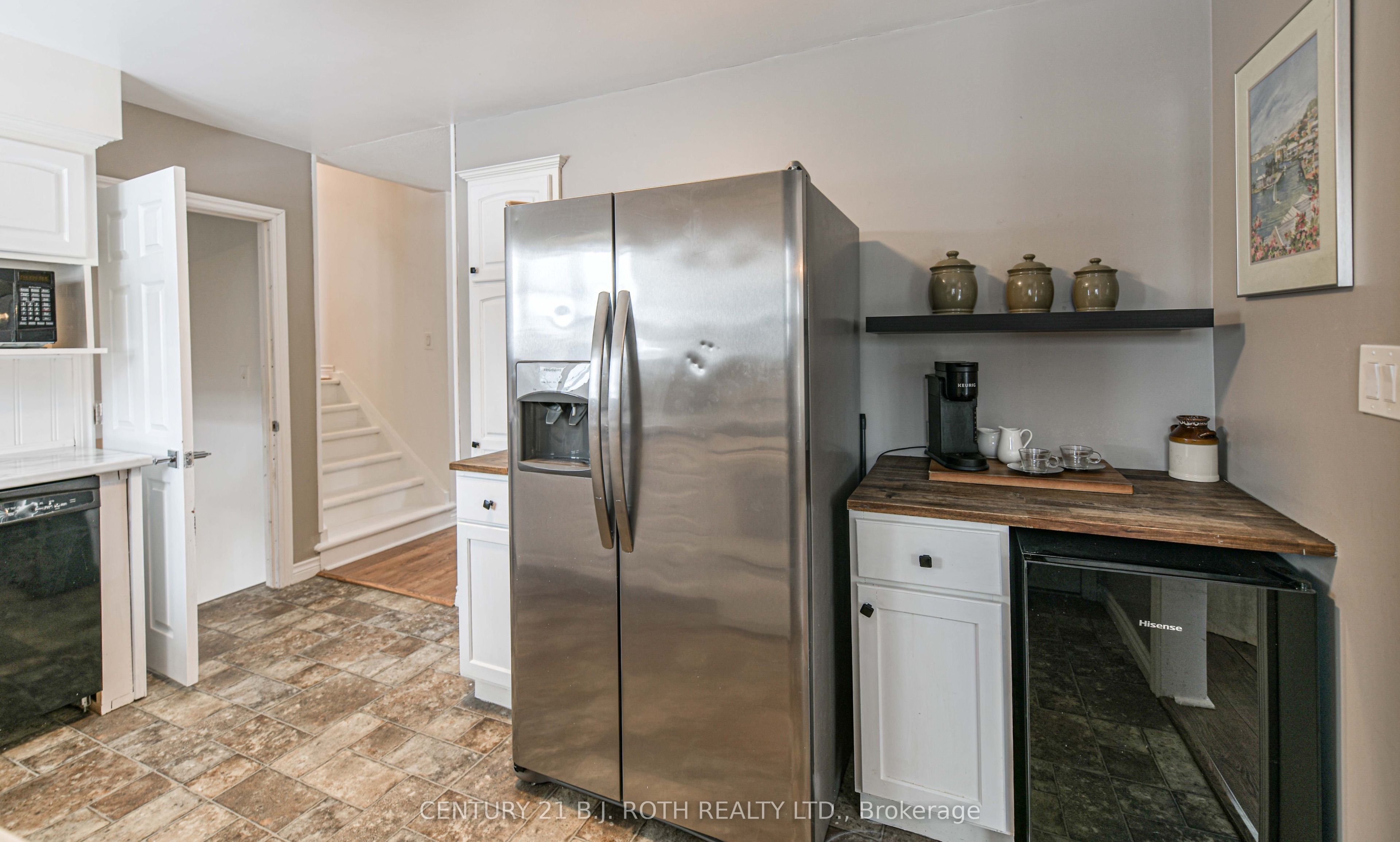 201 Point Street Property Photo 6