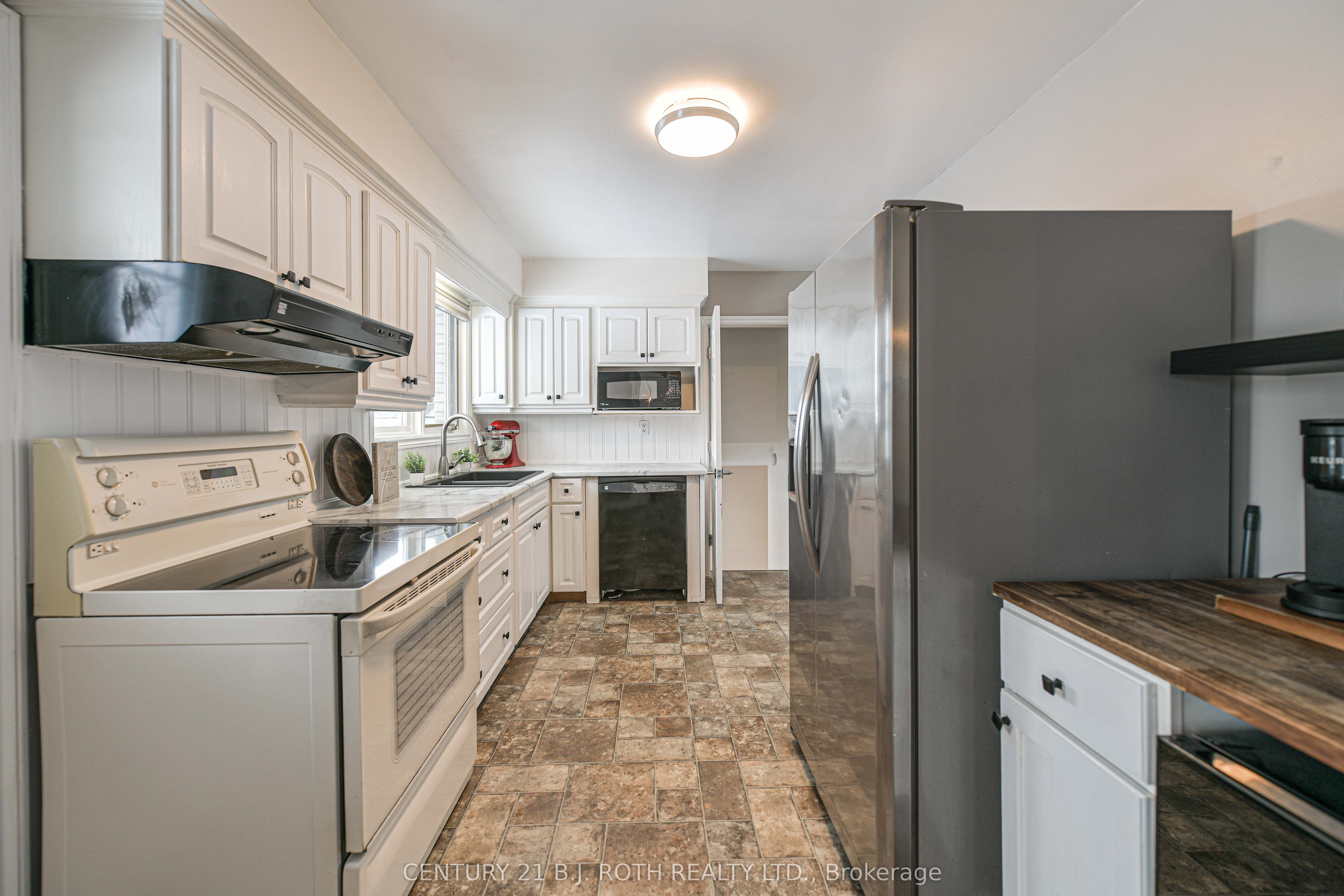 201 Point Street Property Photo 7
