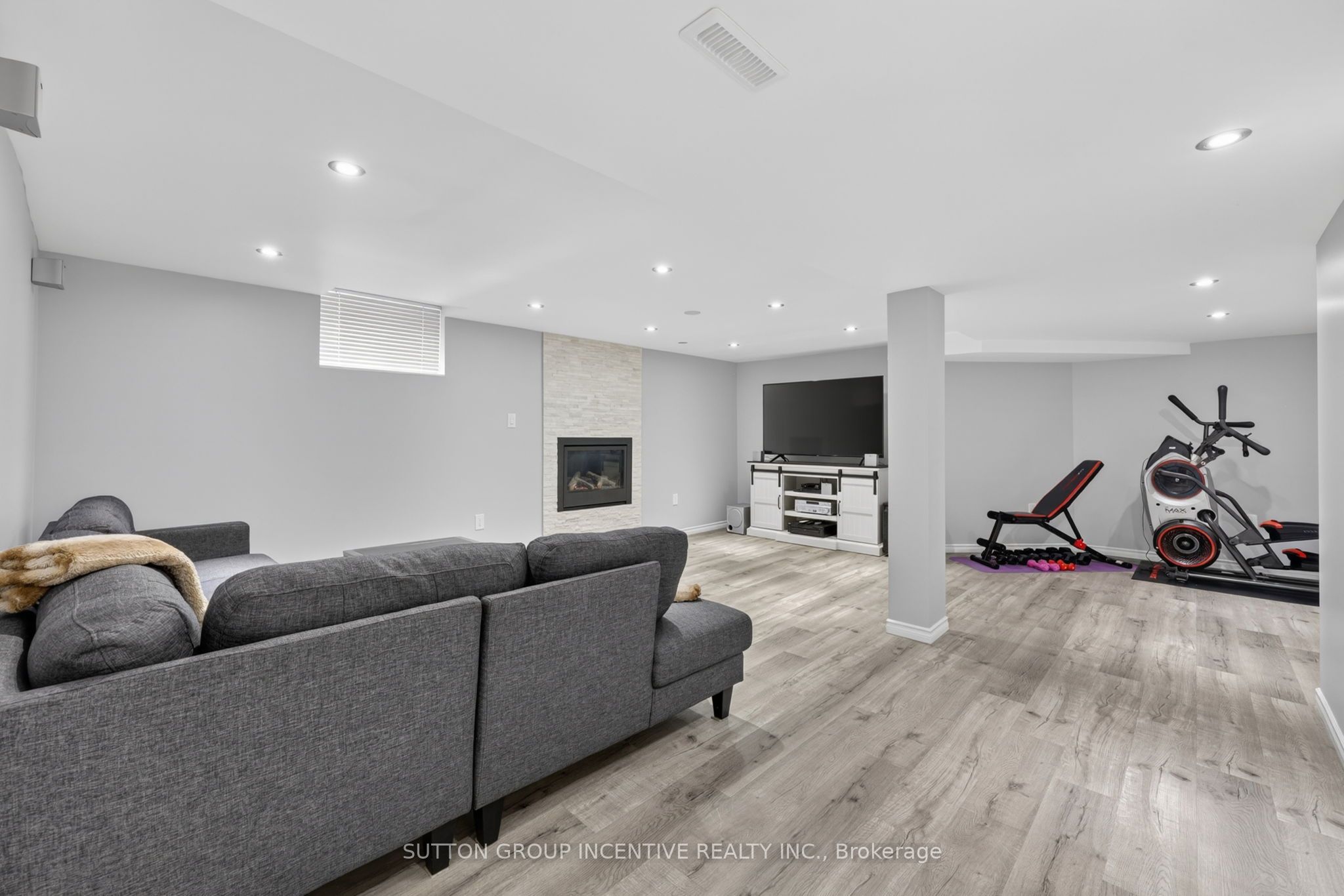 4 Chantal Street Property Photo 30