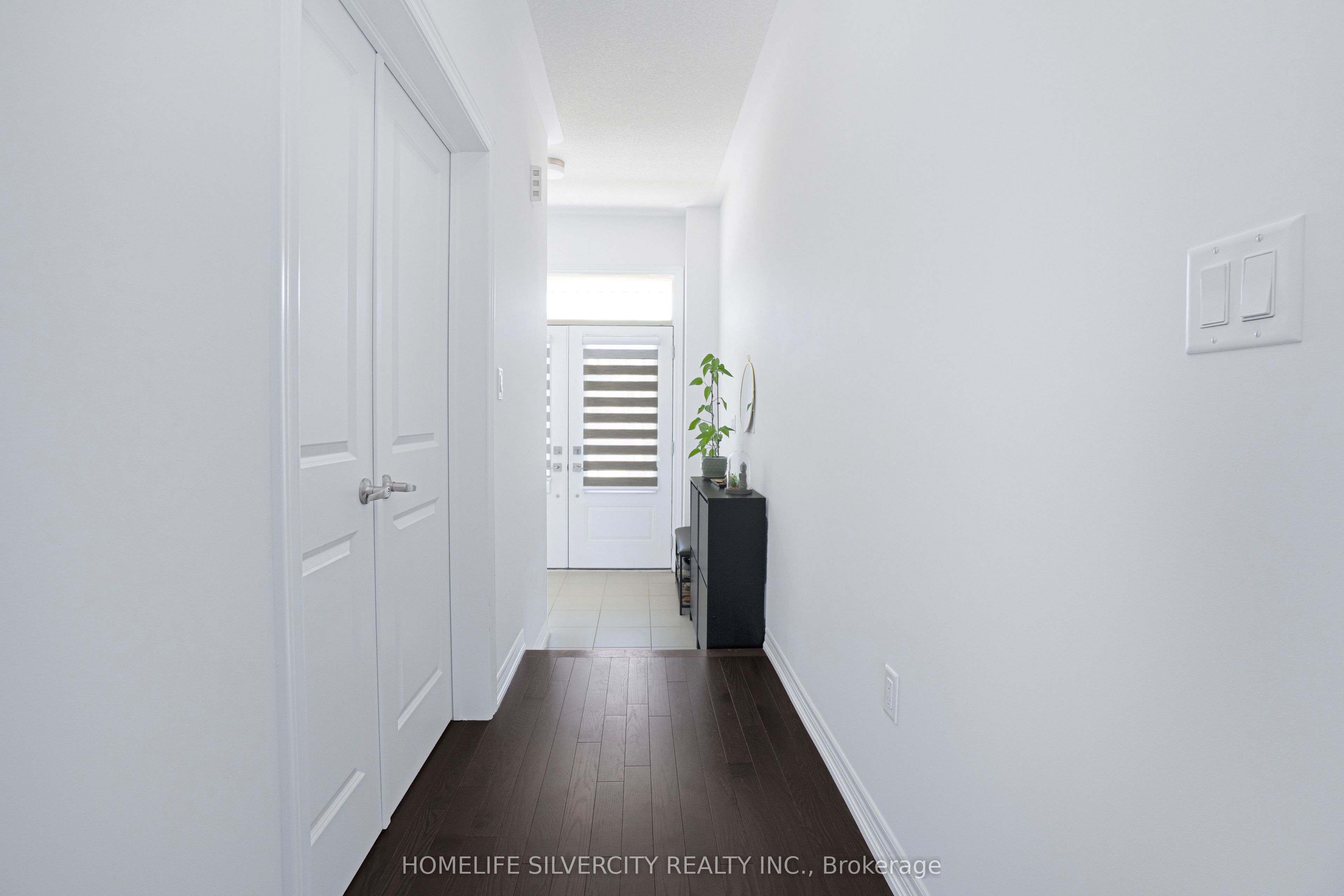 12 Kingsbury Trail Property Photo 7
