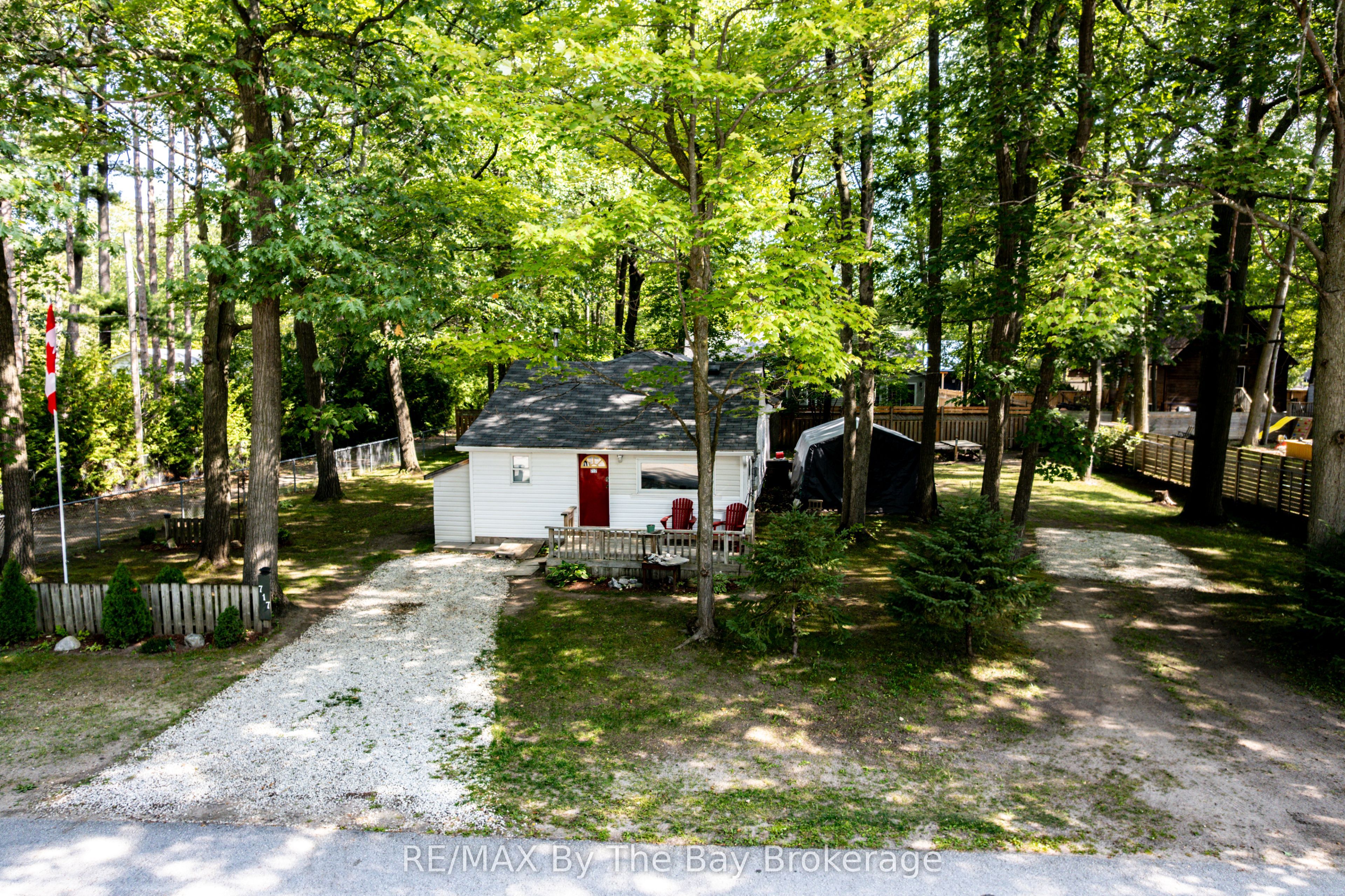 717 Oxbow Park Drive Property Photo 7