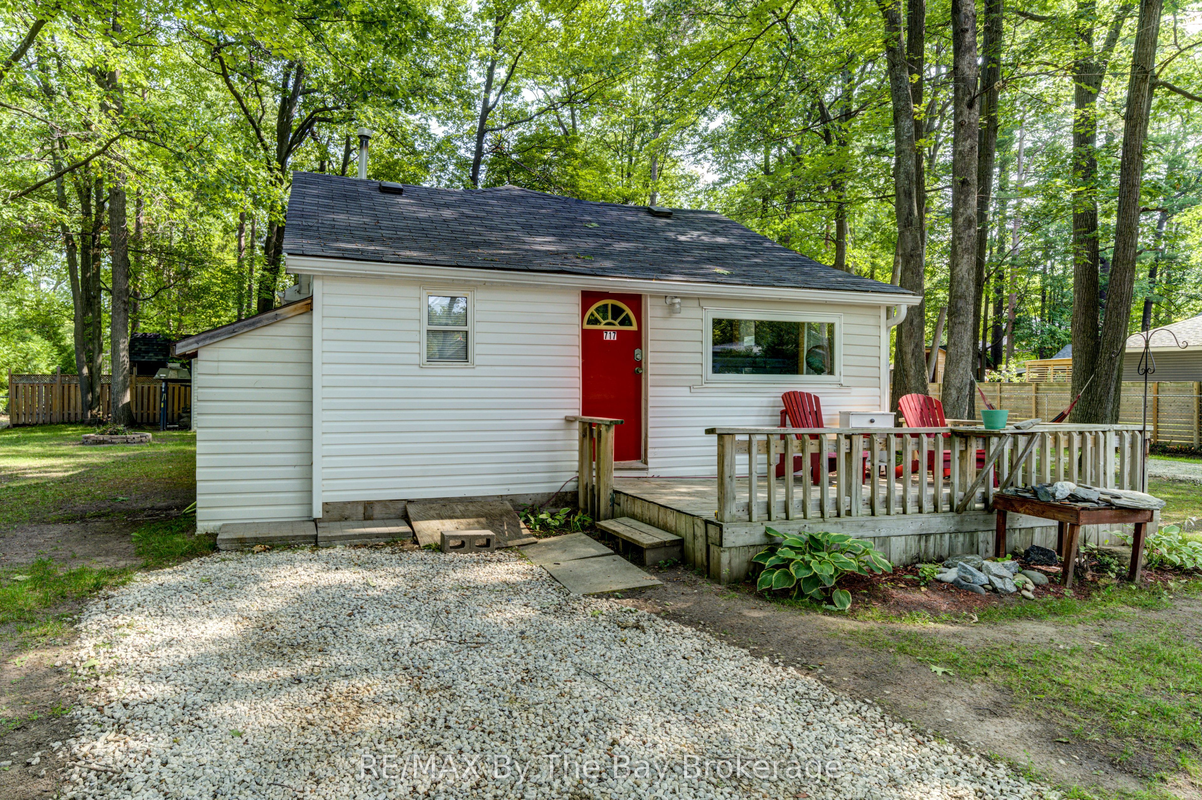 717 Oxbow Park Drive Property Photo 9